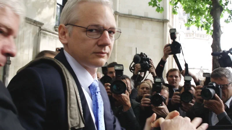 Risk Julian Assange