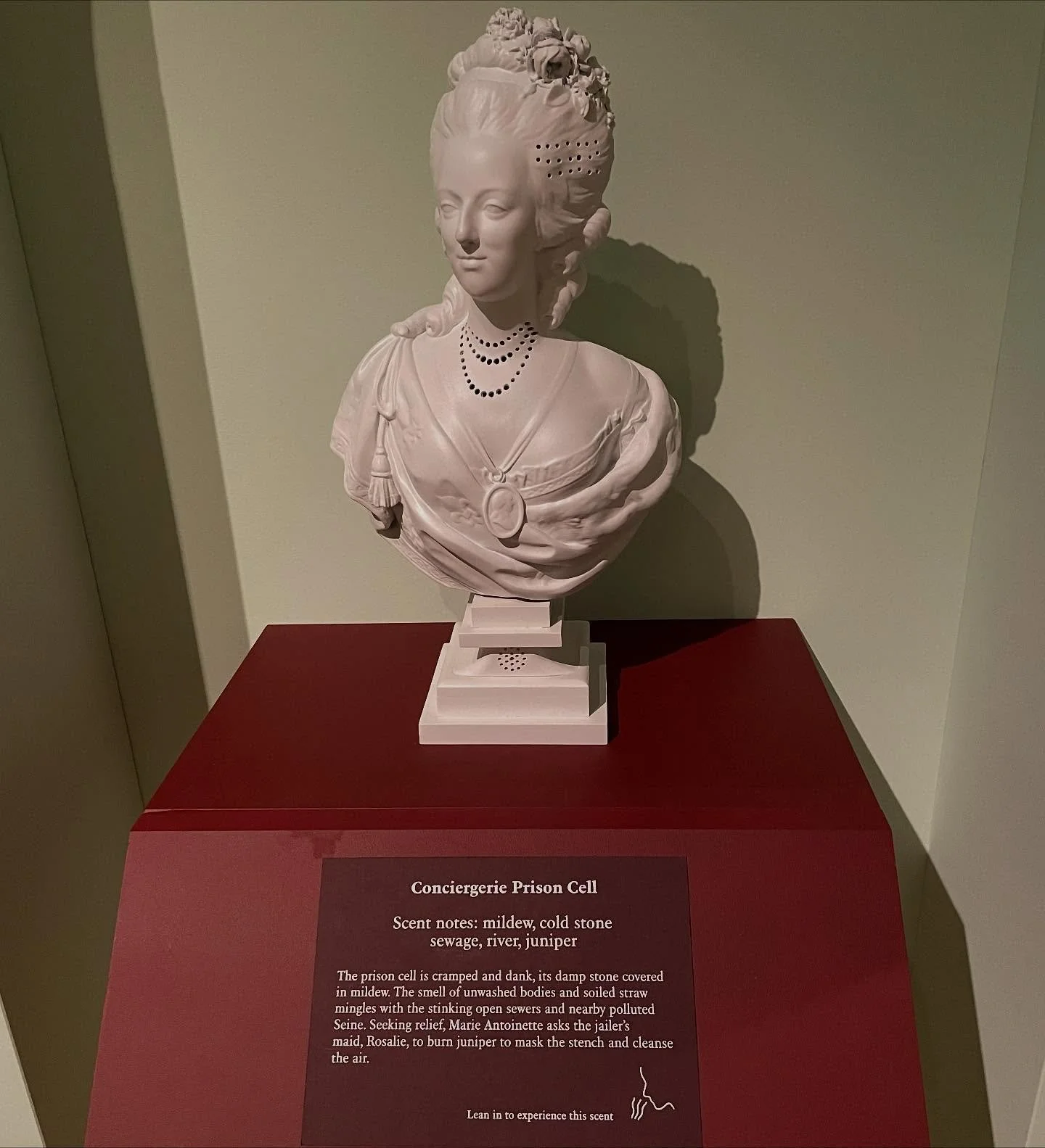 Queen of Style

Hundreds of years after her death, at the hands of French revolutionaries, and nearly two decades after @sofiacoppola&rsquo;s film played on the big screen, French queen Marie Antoinette remains a figure of style. Her tragic story cap