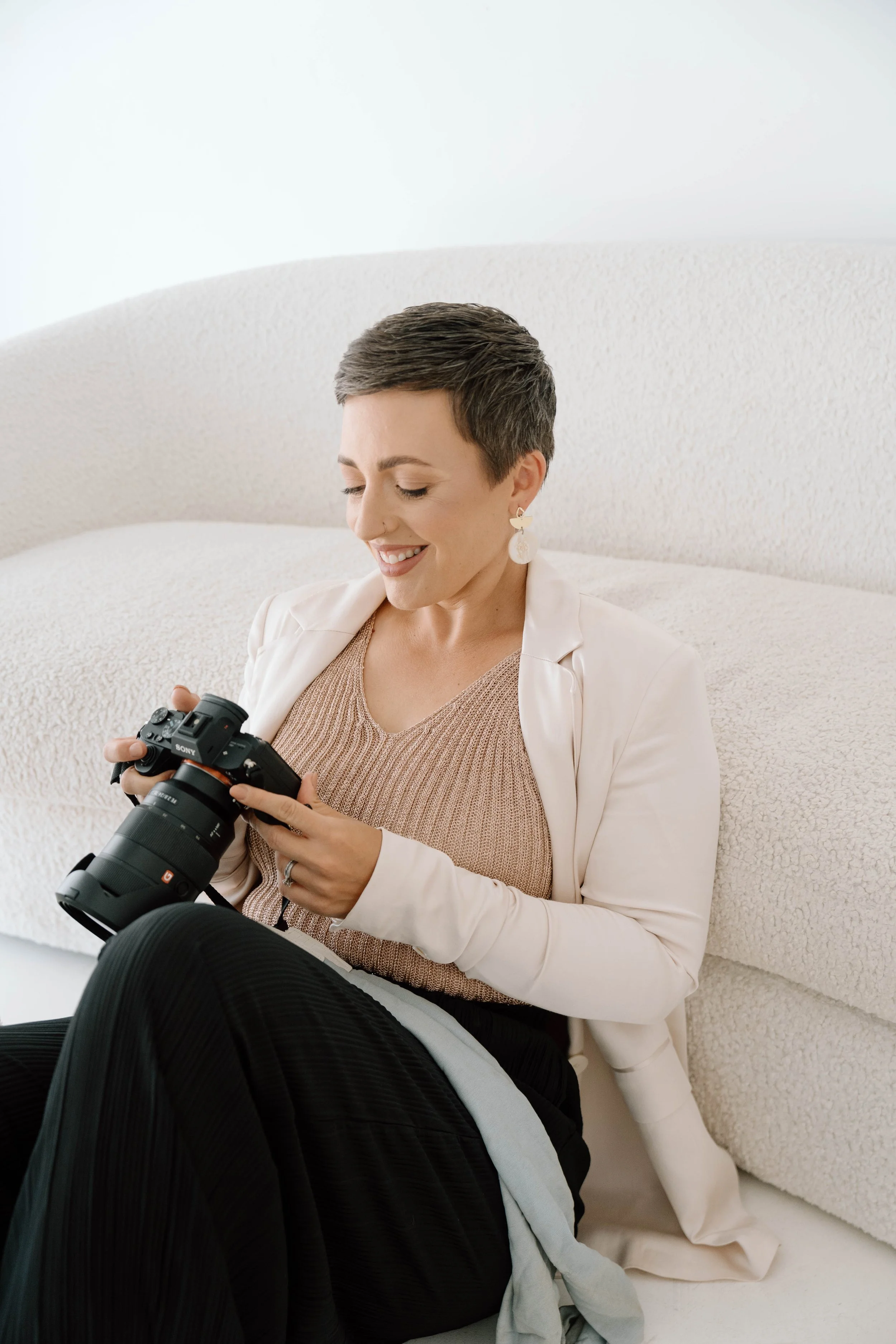 In home newborn and family photographer Hope Island