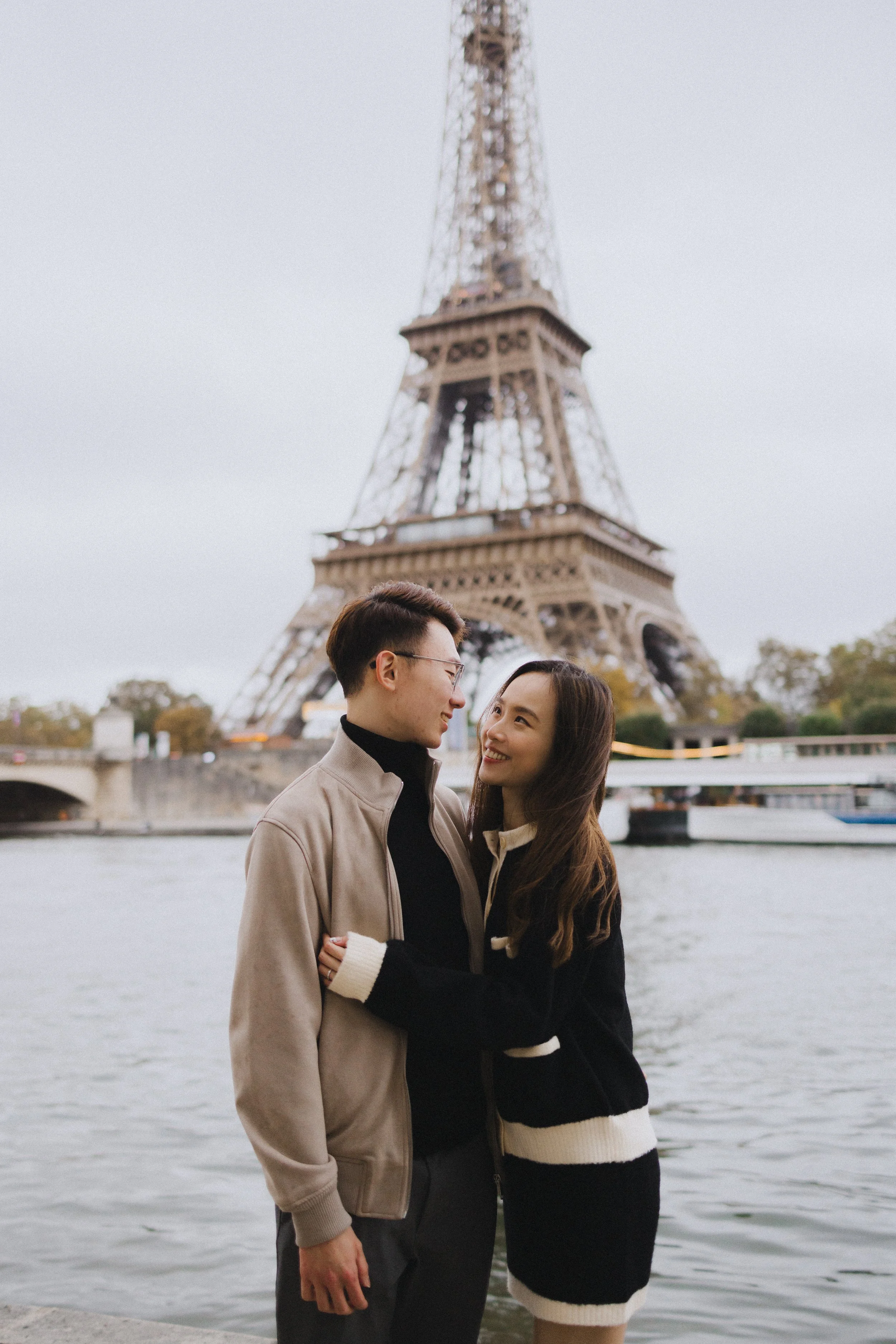 Capturing Love in the City of Lights: Melody and Richard's 2 hours Parisian Photo Adventure