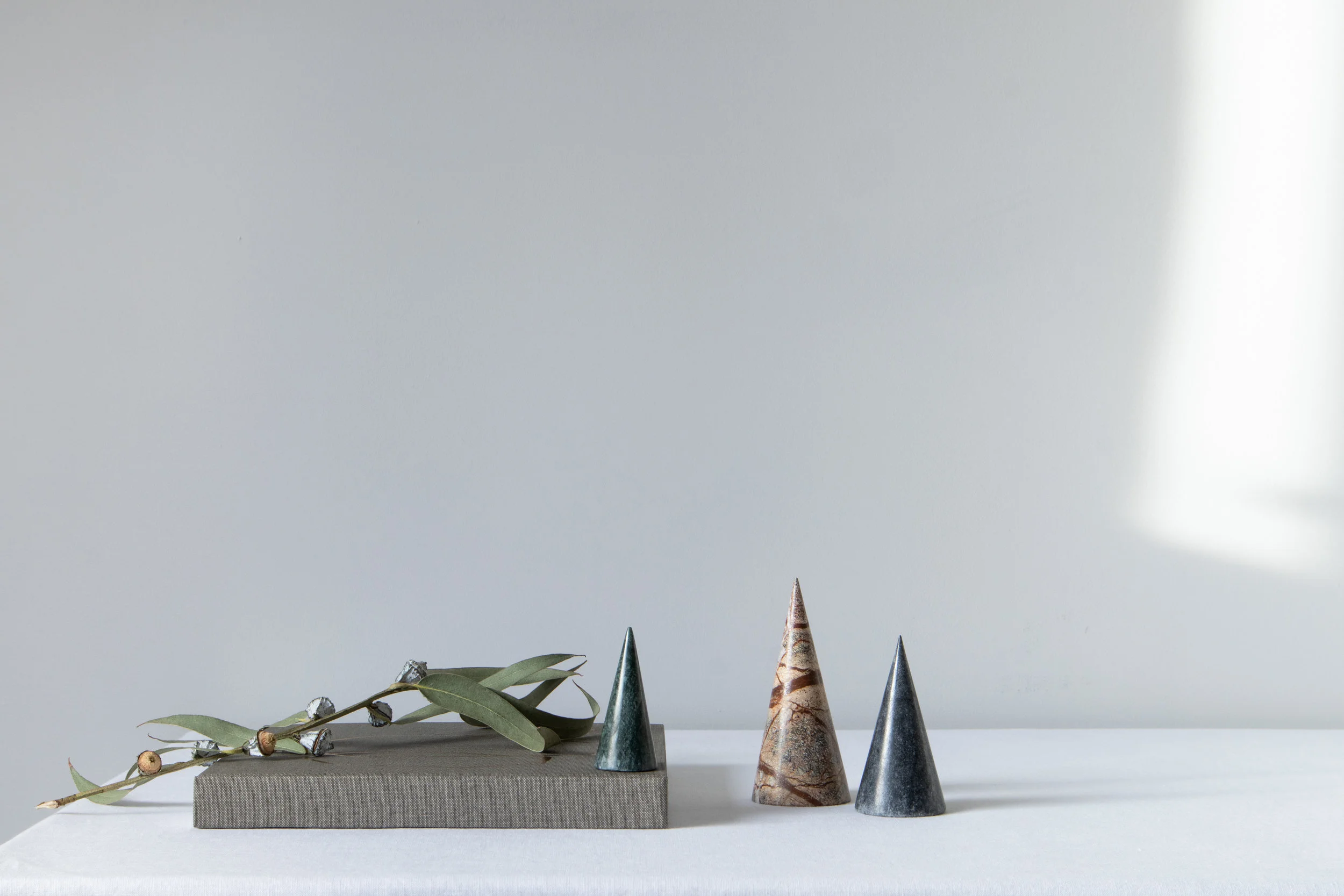 The guest book, getting ready for christmas, table seeting christmas decorations, Ferm living 4.jpg