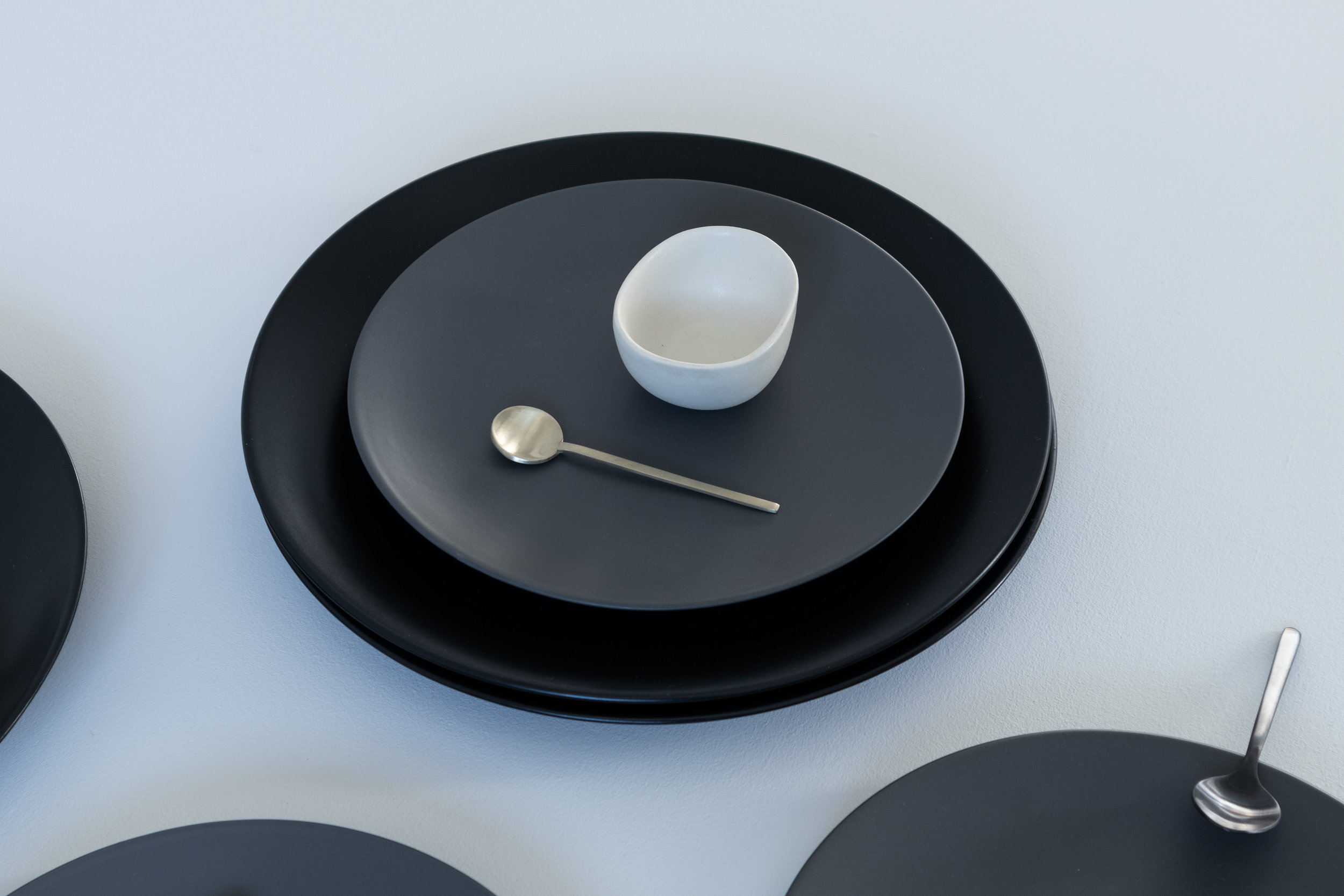 black dinnerware and cutlery, flatlay  8.jpg