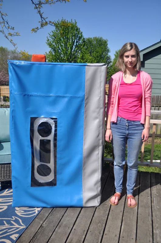 Resize Walkman Human Scale.JPG