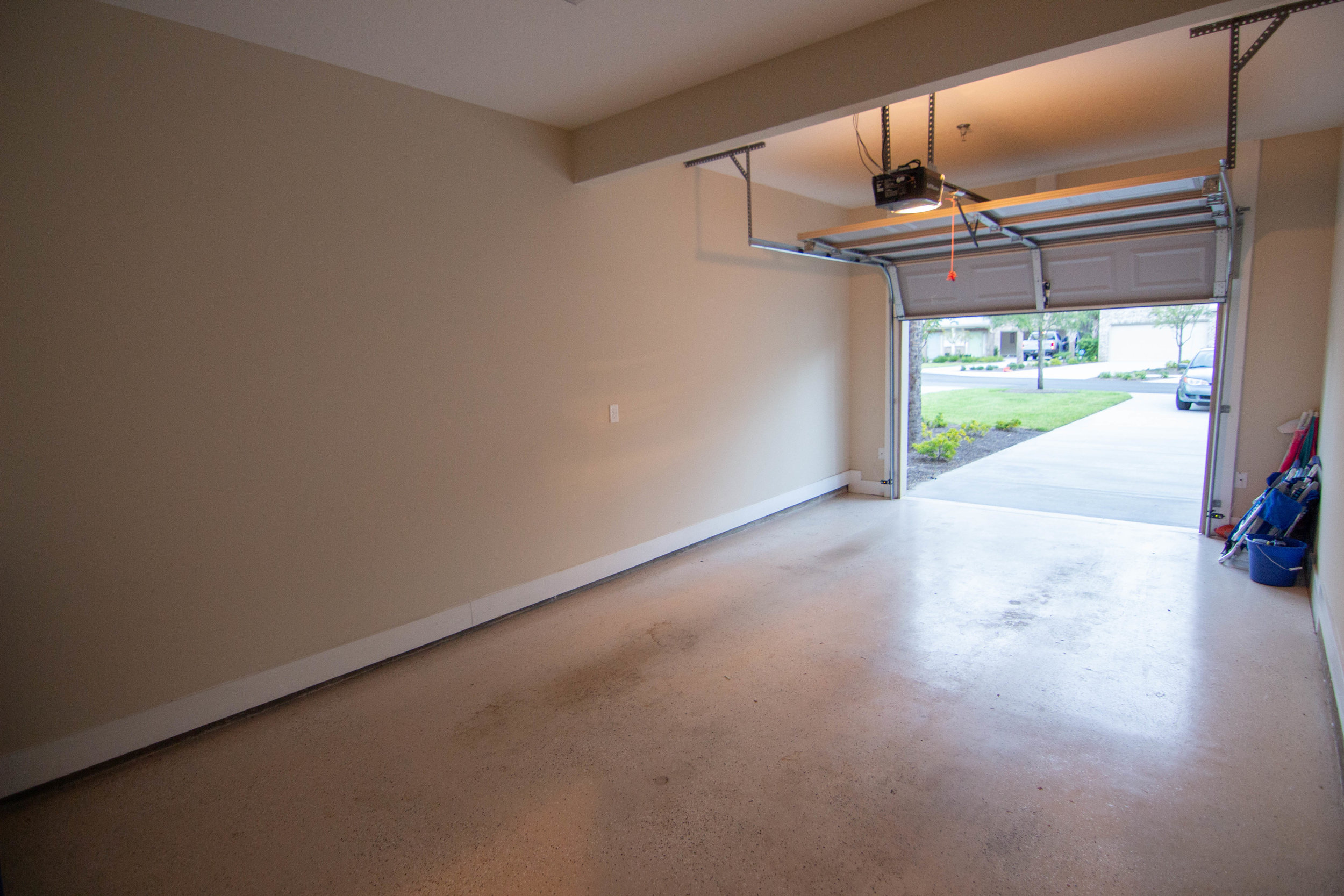 28 Garage.jpg