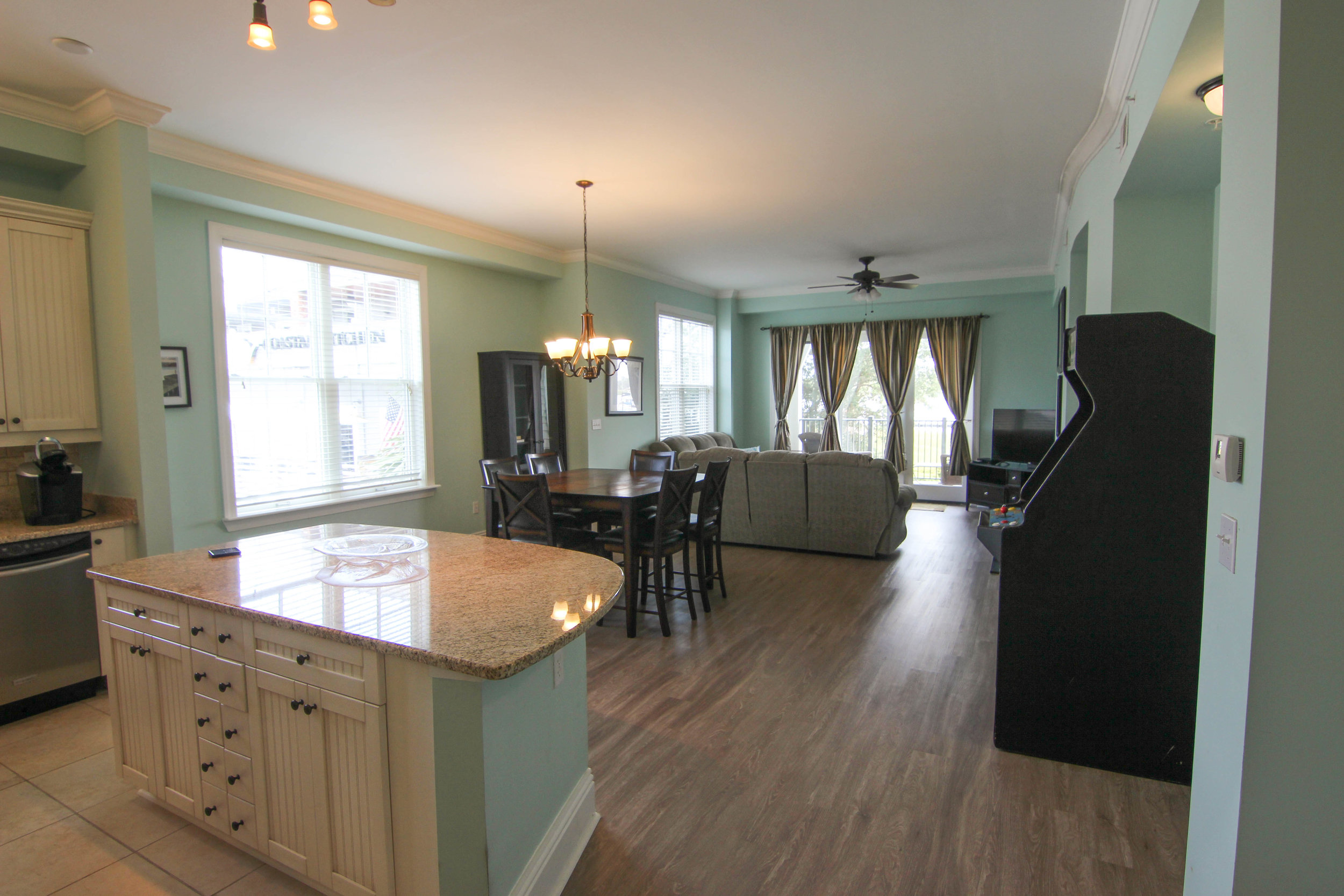 19 Kitchen.jpg