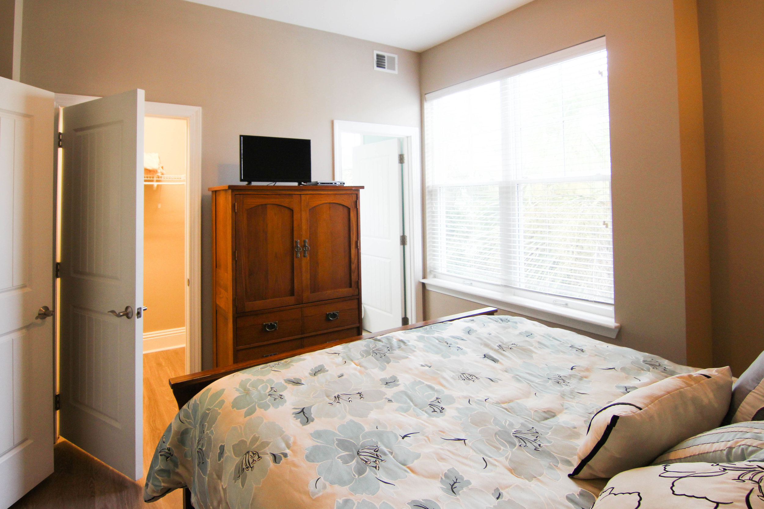 08 Bedroom 1.jpg