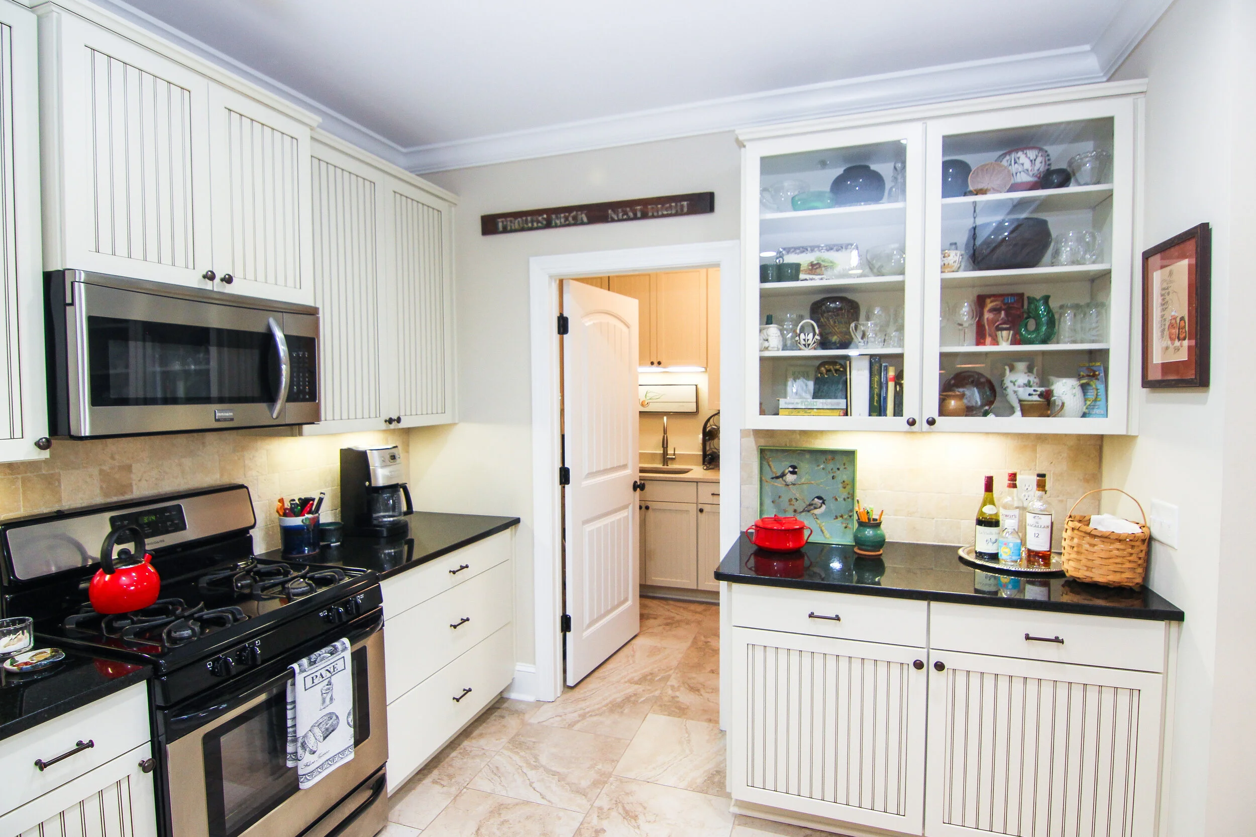 15 Kitchen.jpg