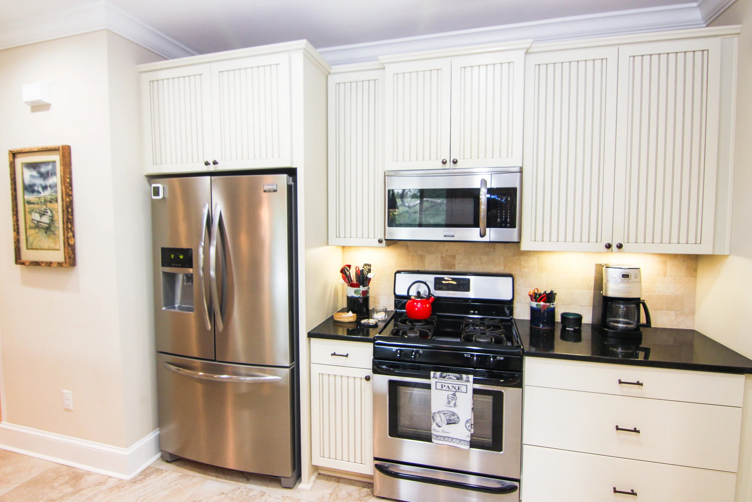 14 Kitchen.jpg