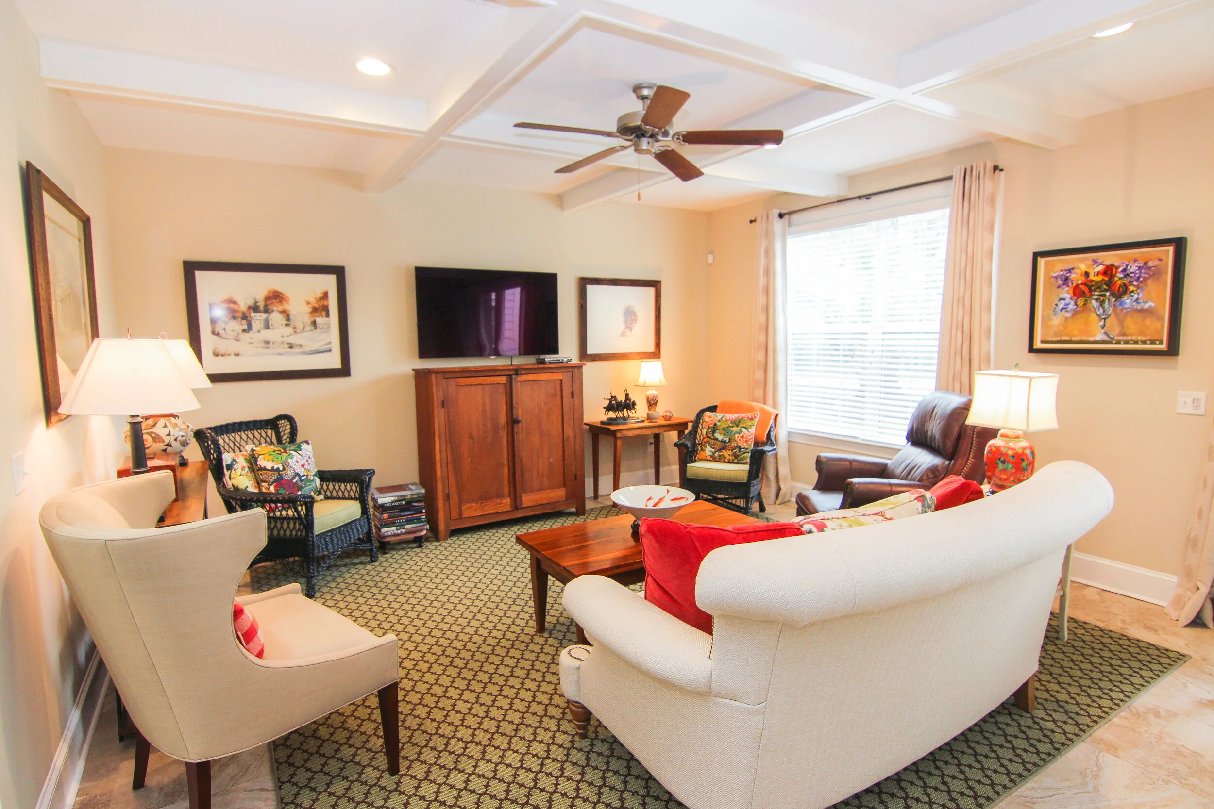 18 Living Room.jpg