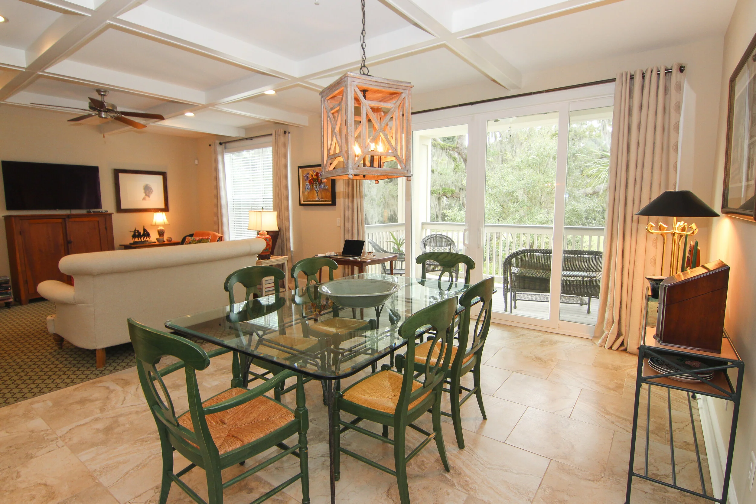 21 Dining Room.jpg