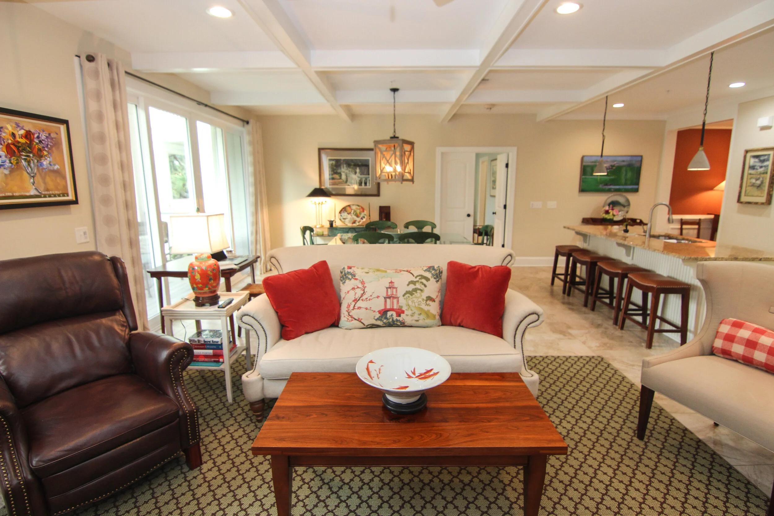 20 Living Room.jpg