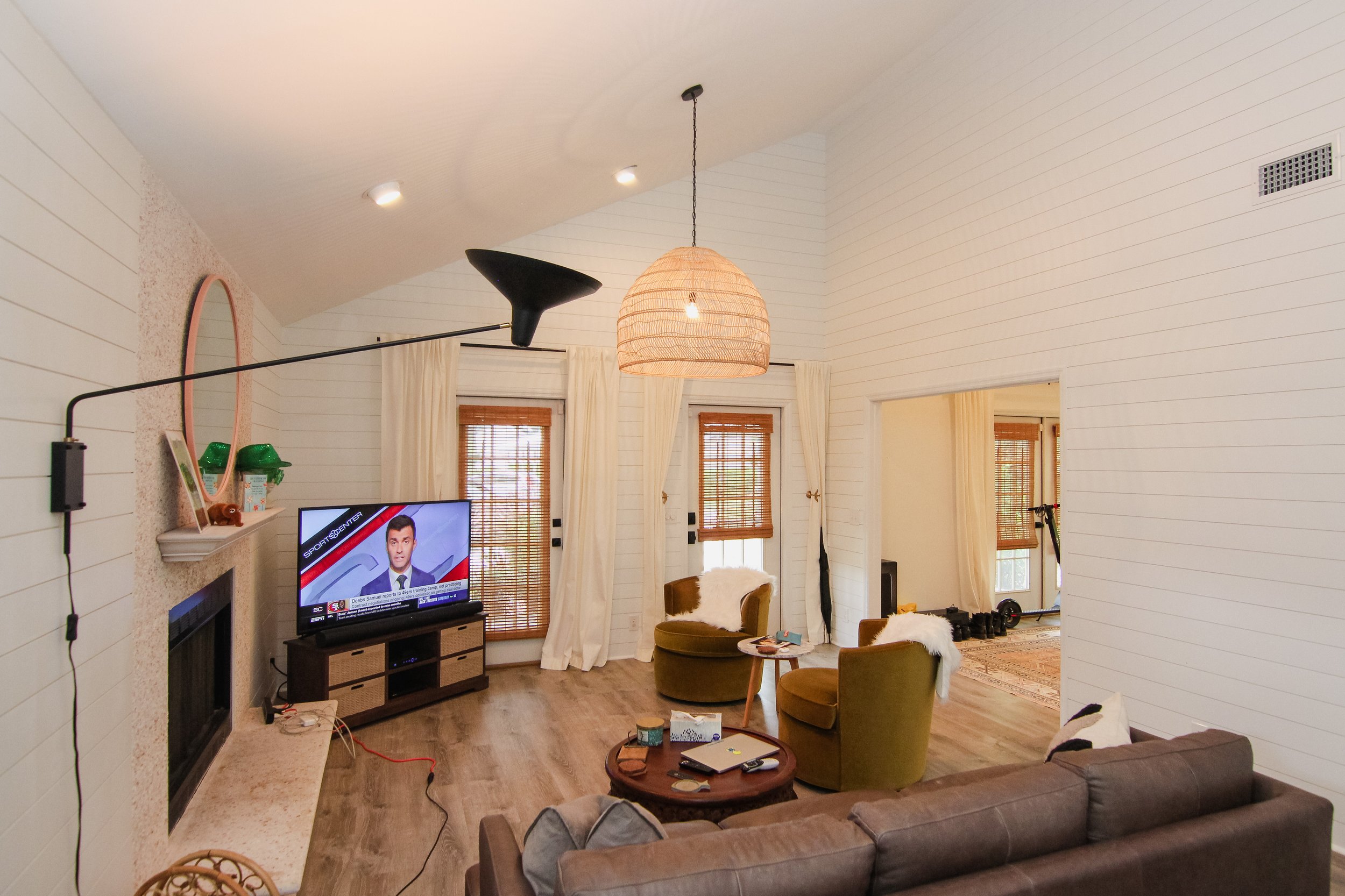 05 Living Room.jpg