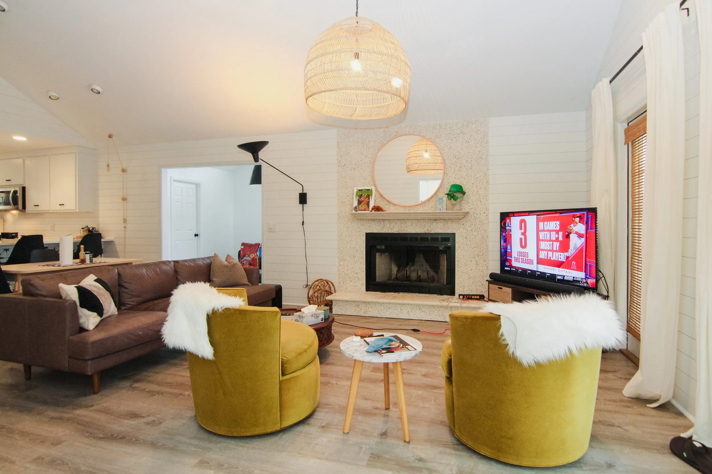 11 Living Room.jpg