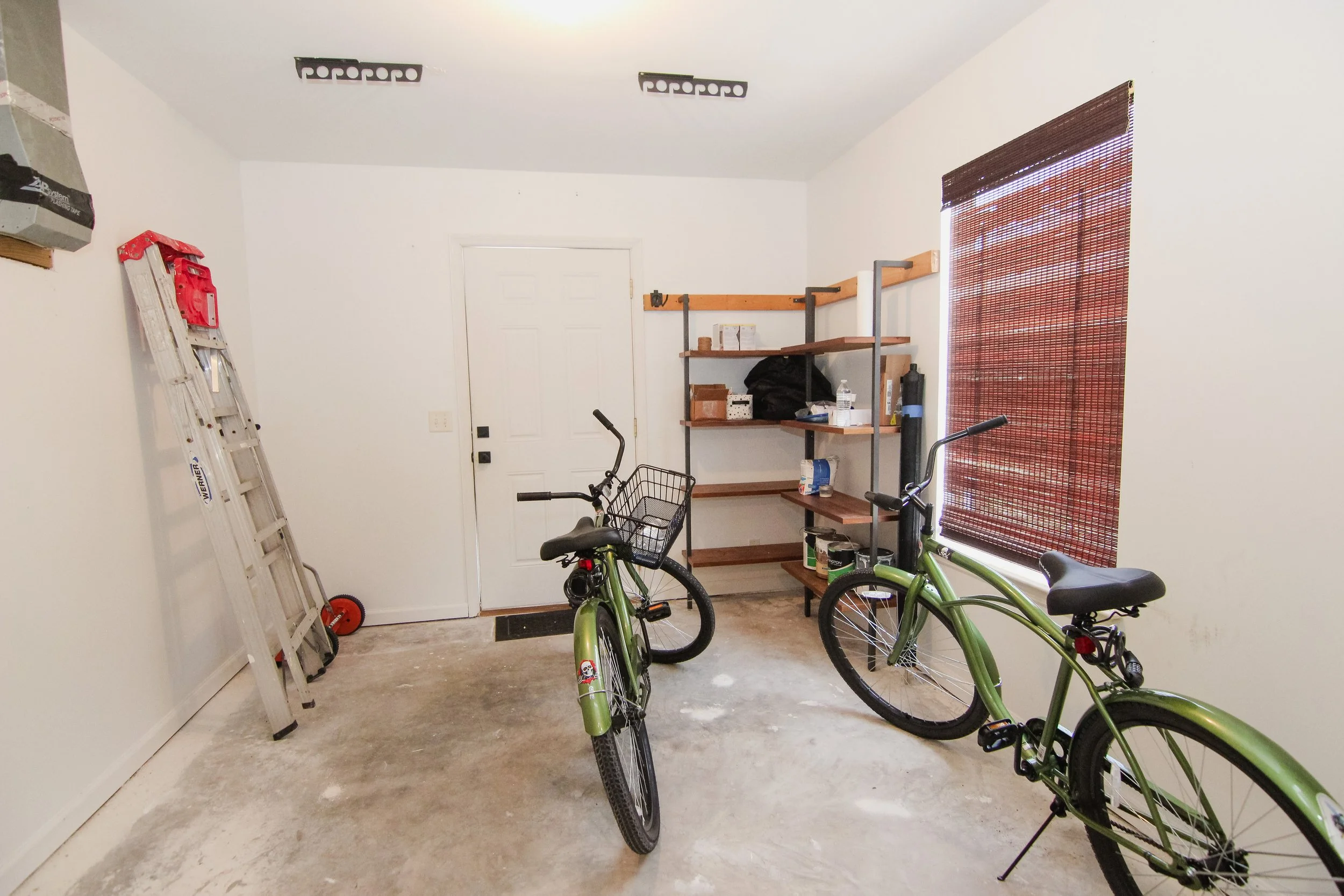 14 Garage Area.jpg