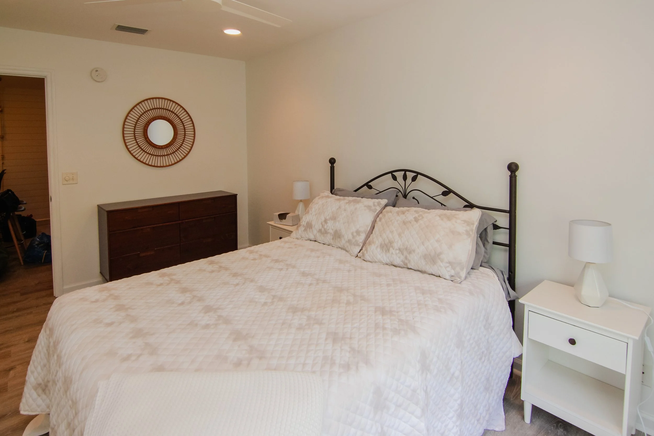 17 Bedroom 1.jpg