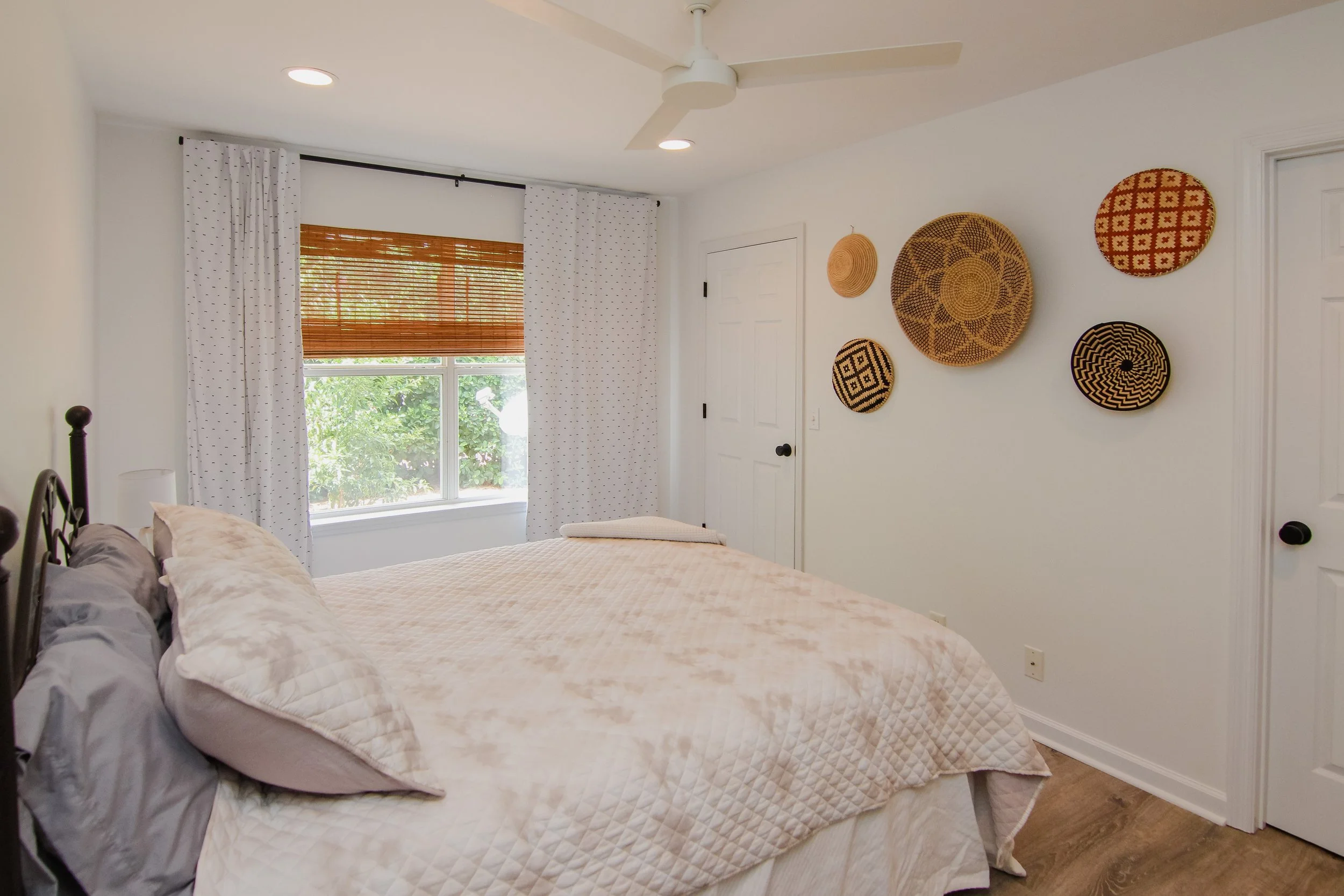 18 Bedroom 1.jpg