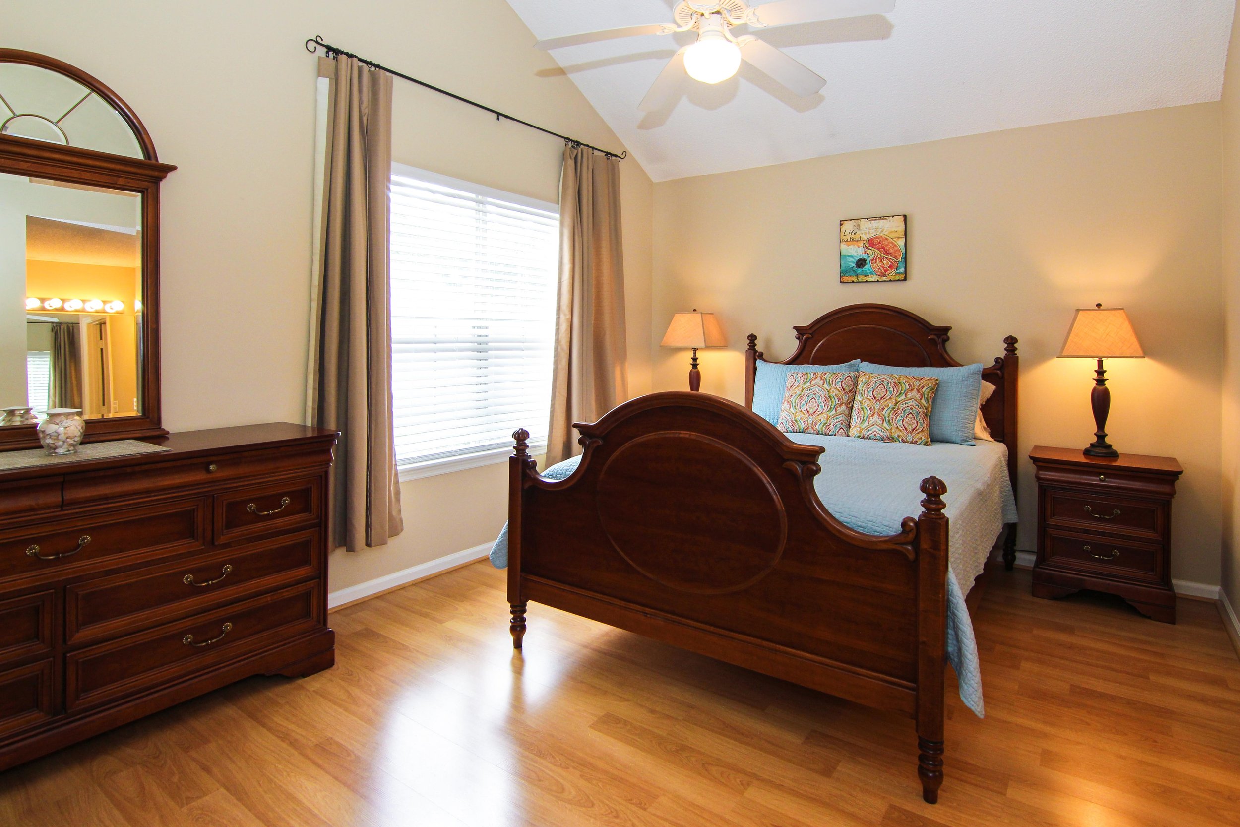 04 Master Bedroom.jpg