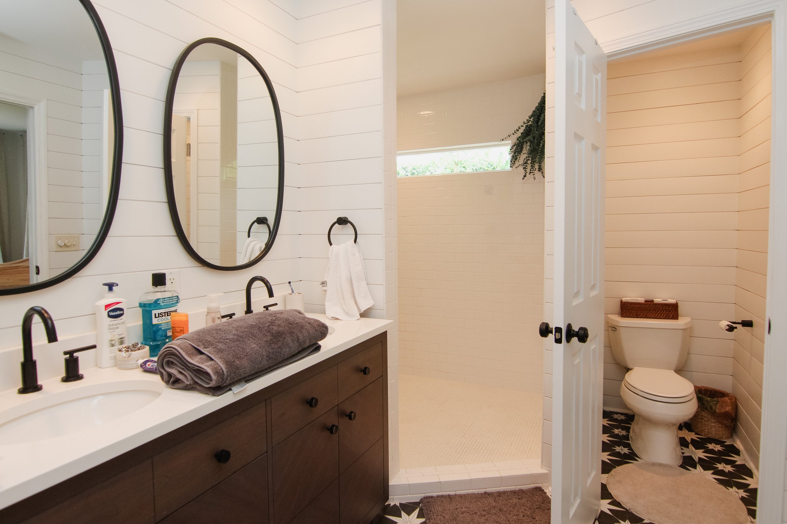 24 Main Bathroom.jpg