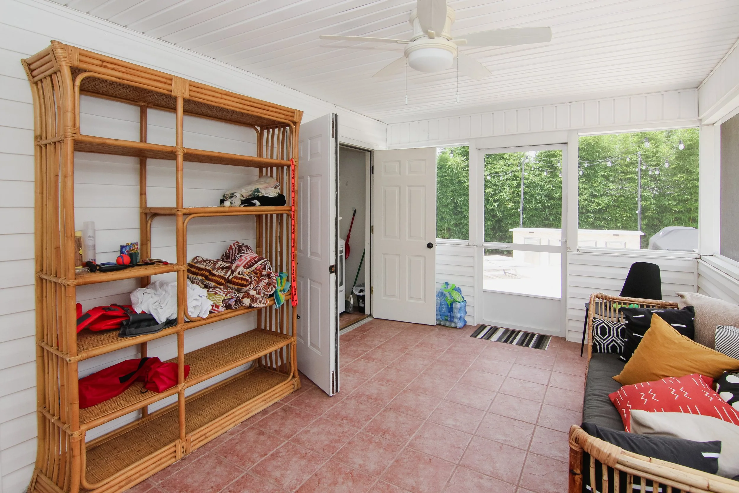 26 Porch.jpg