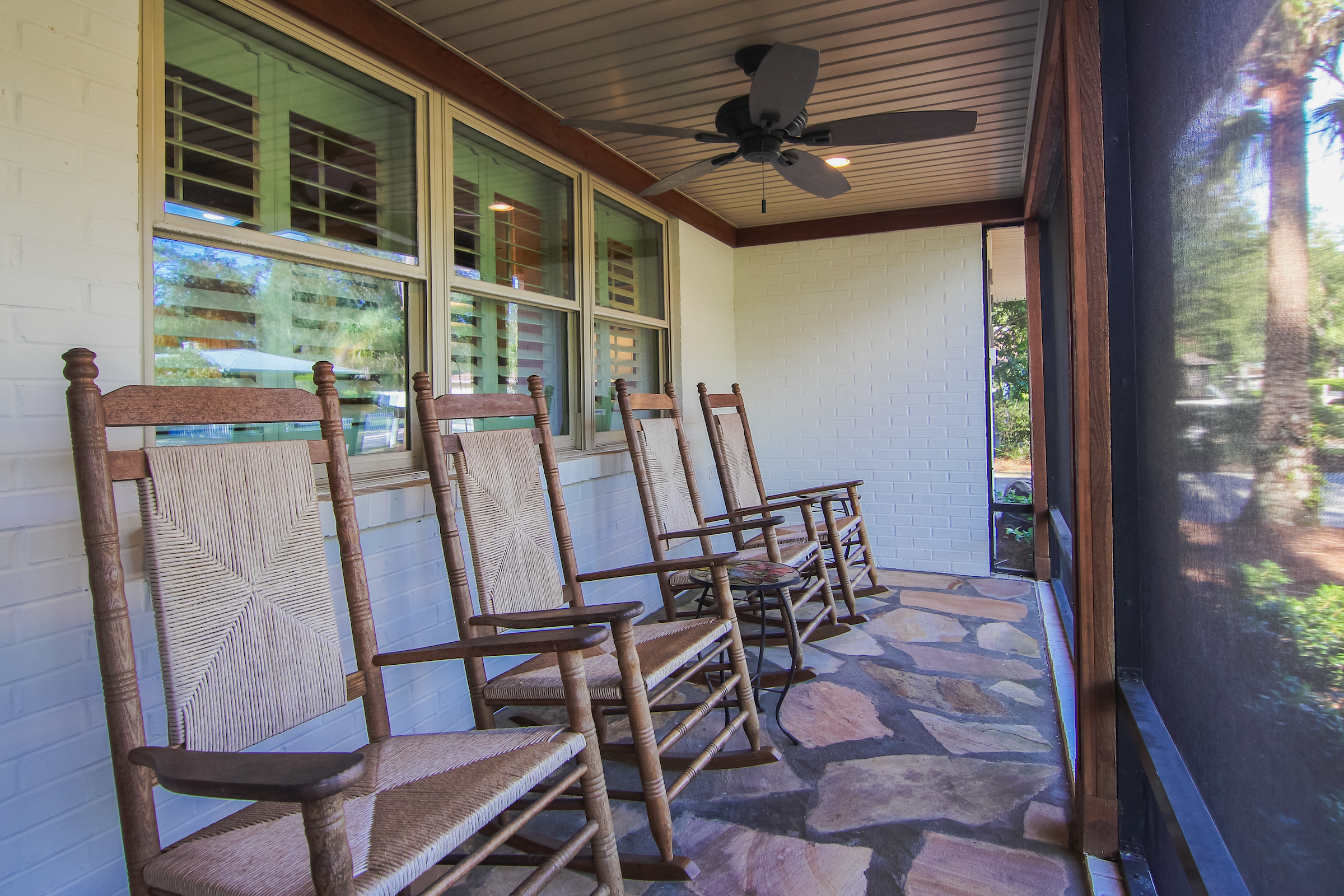 05 Porch.png