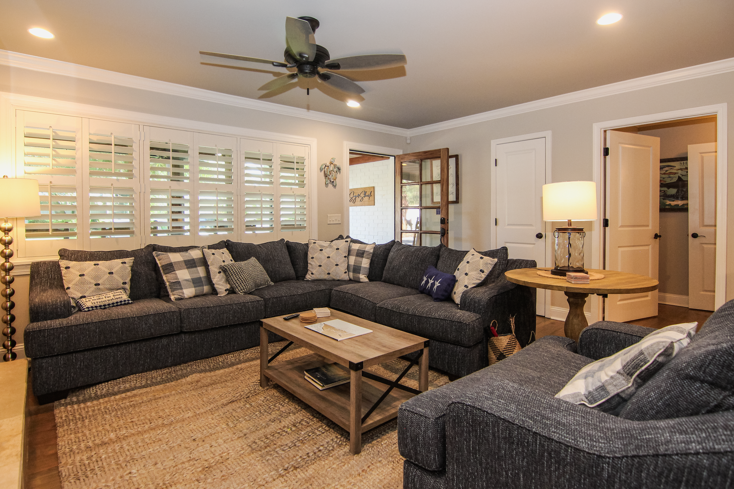 07 Living Room.png