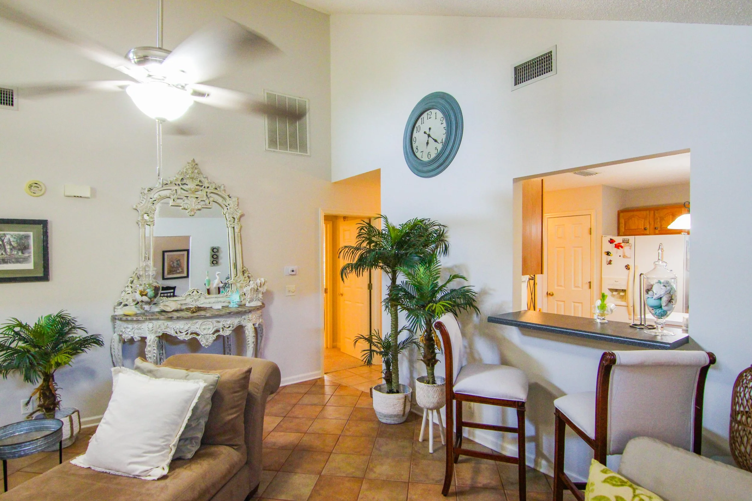 09 Living Room.jpg
