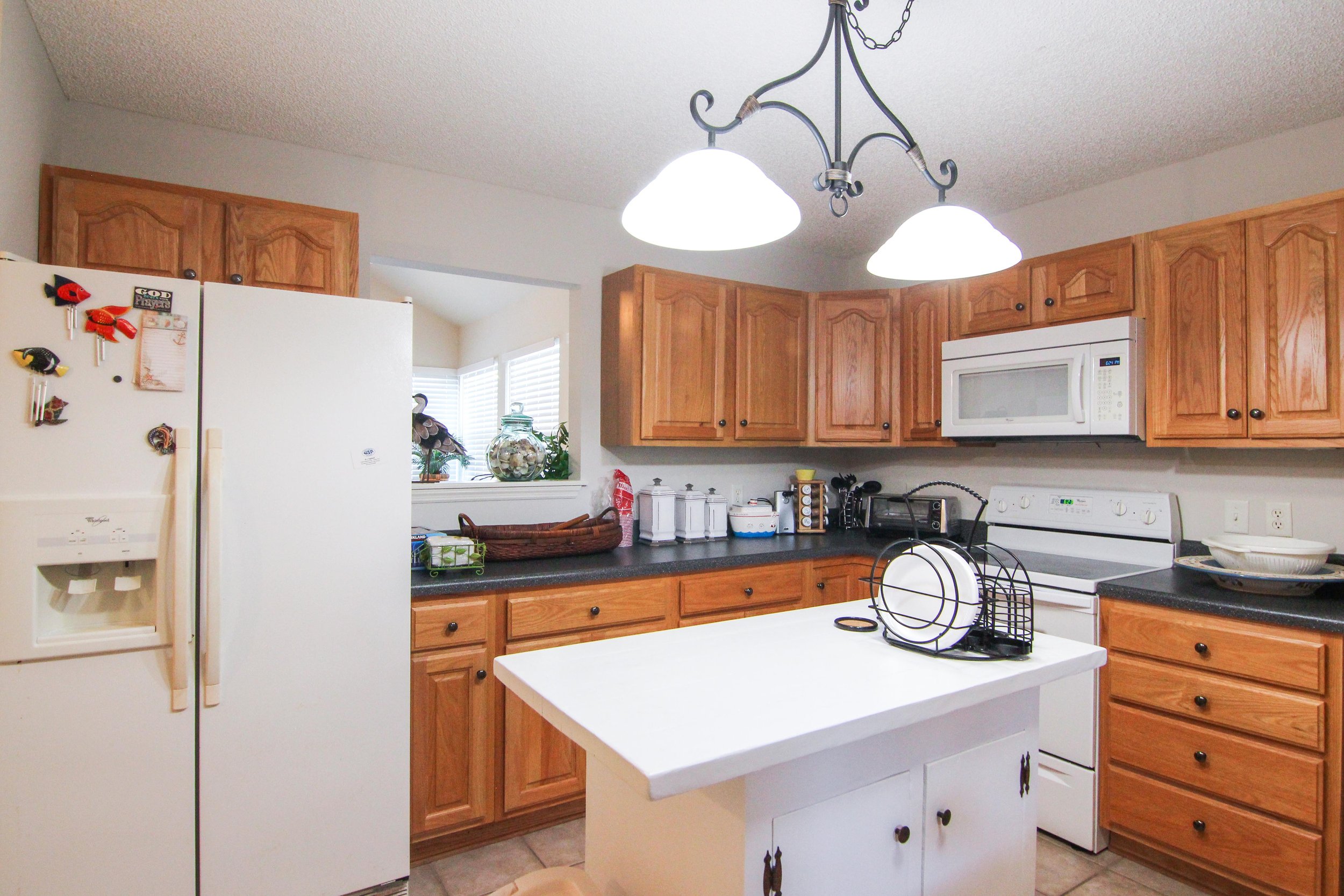 11 Kitchen.jpg