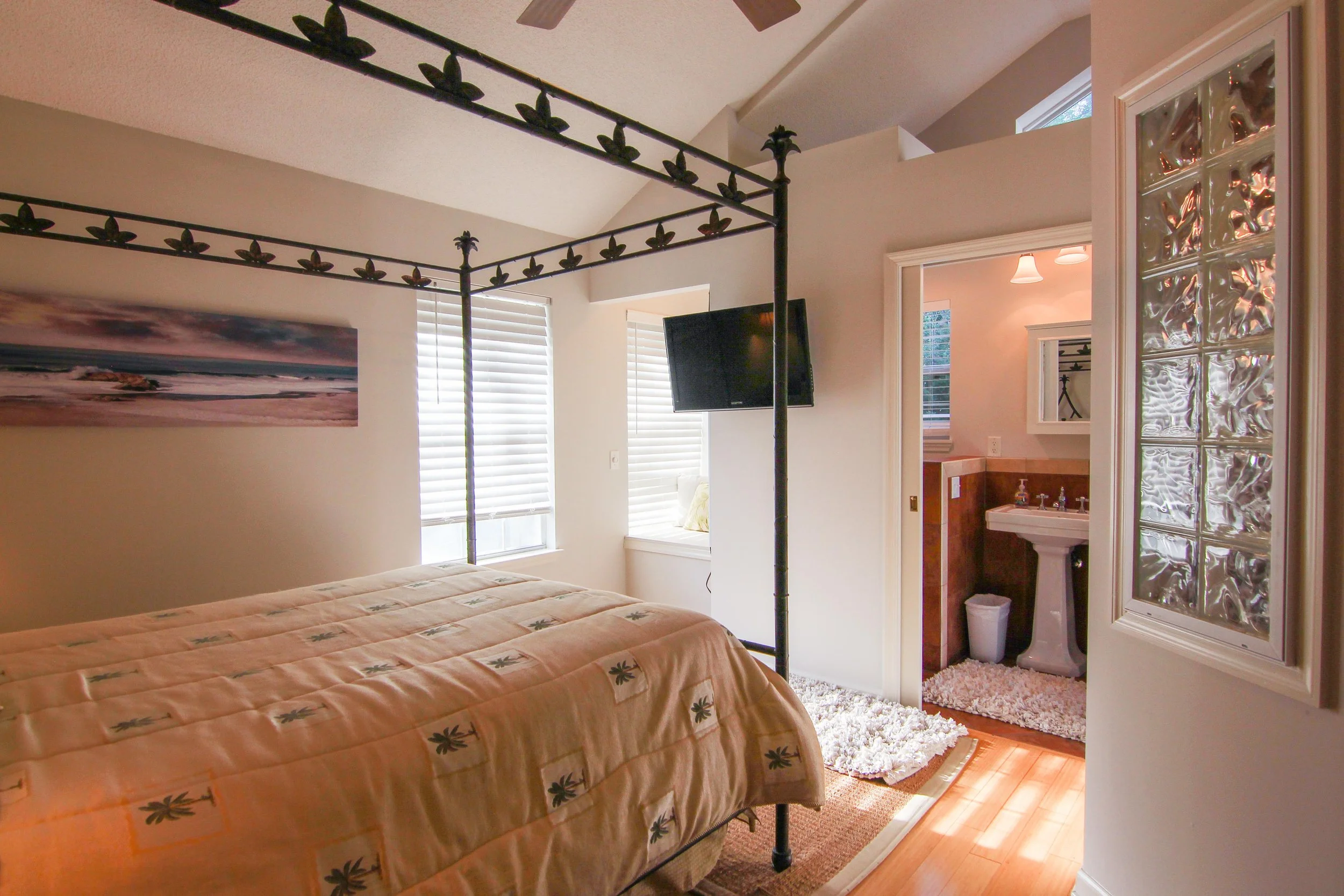 20 Master Bedroom.jpg