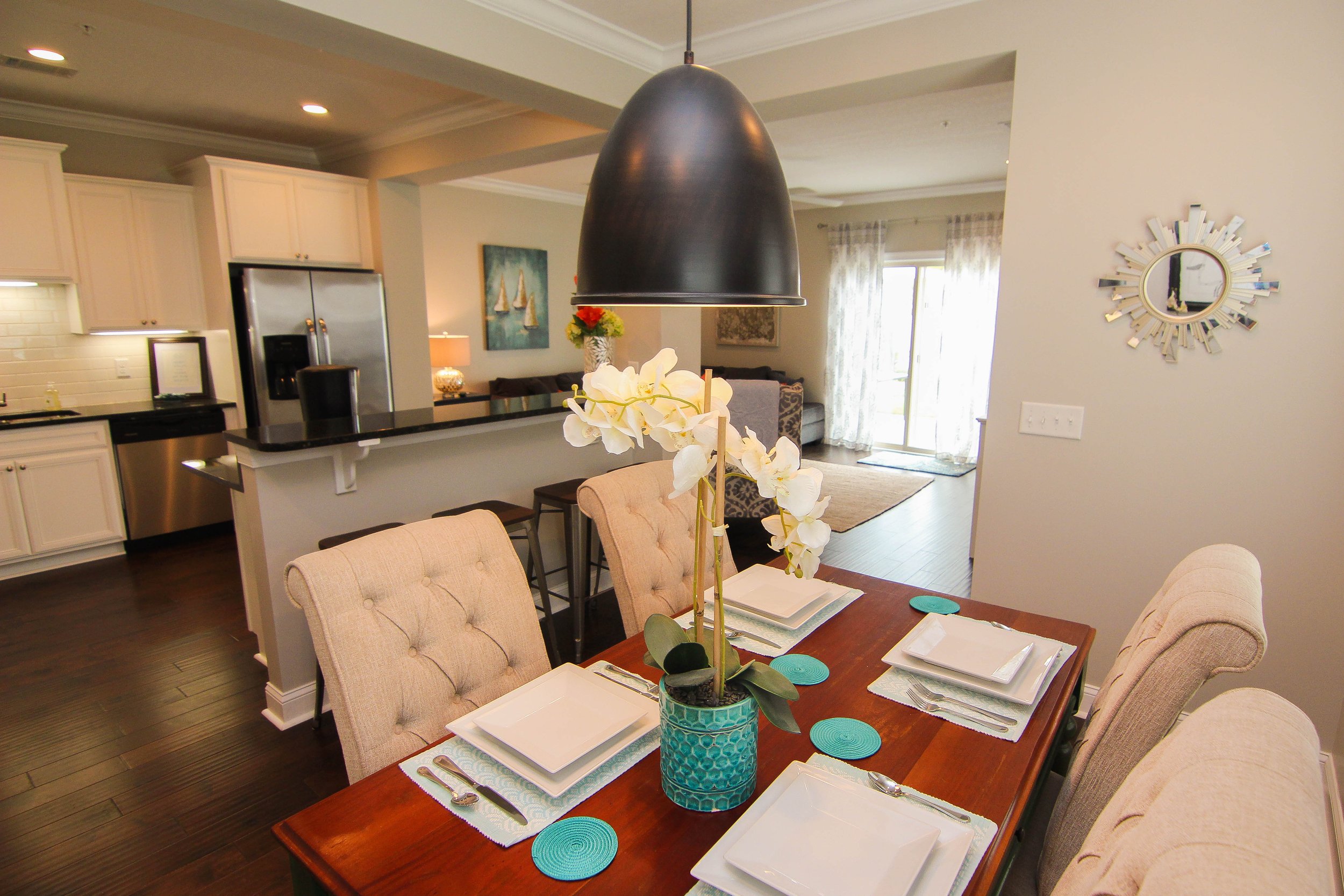 06 Dining Room.jpg