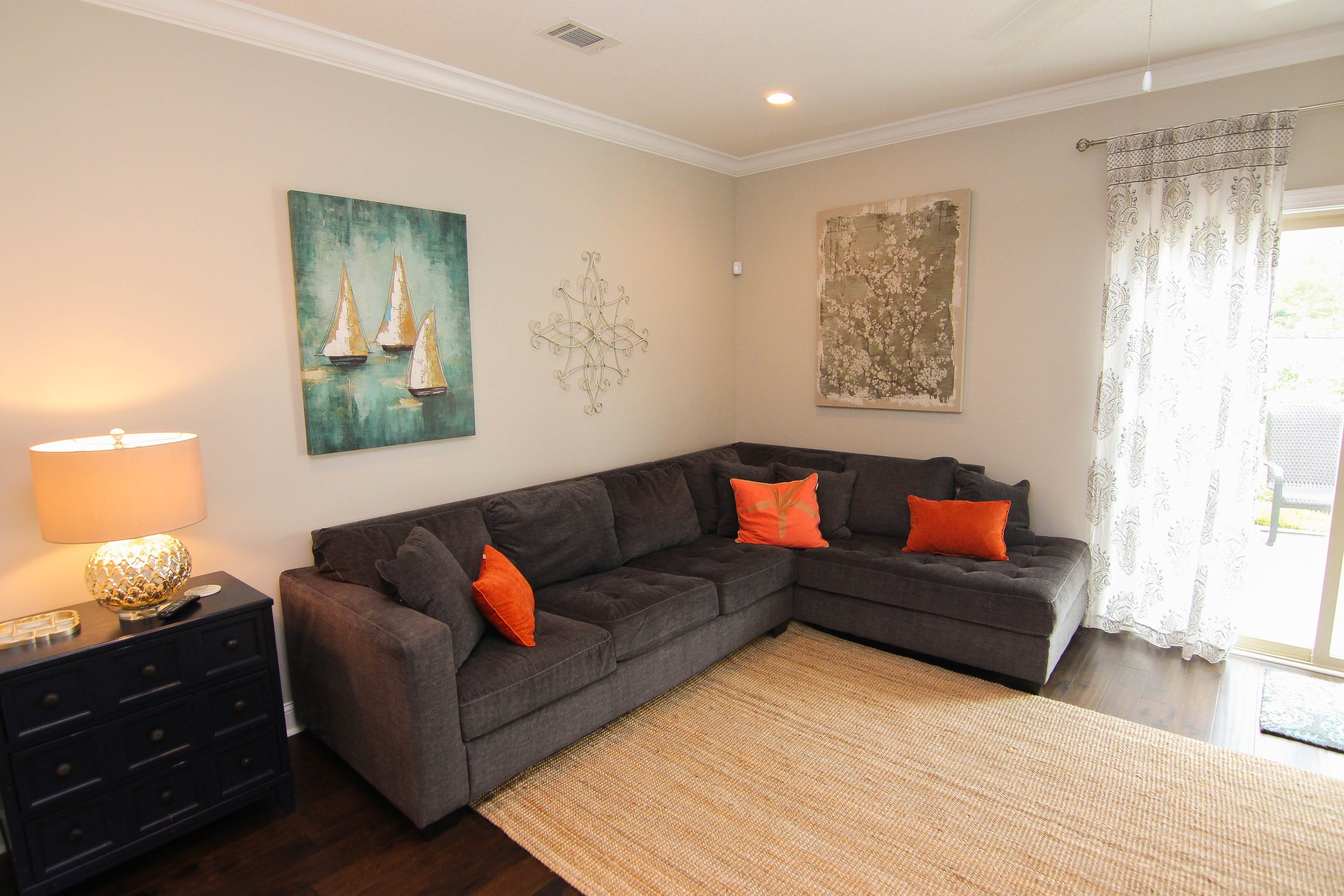 11 Living Room.jpg