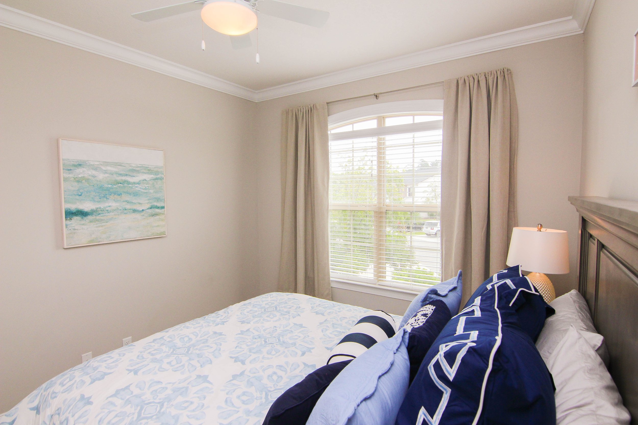 19 Bedroom 1.jpg
