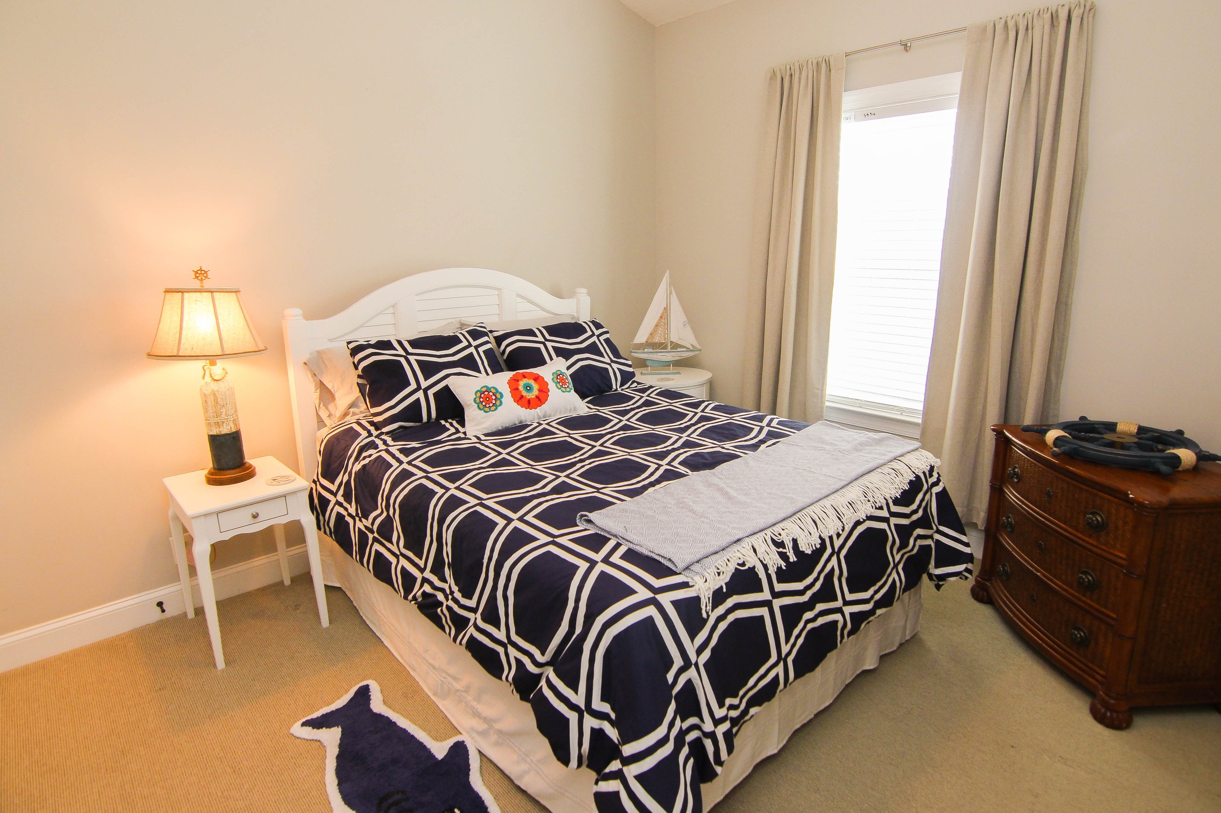 21 Bedroom 1.jpg