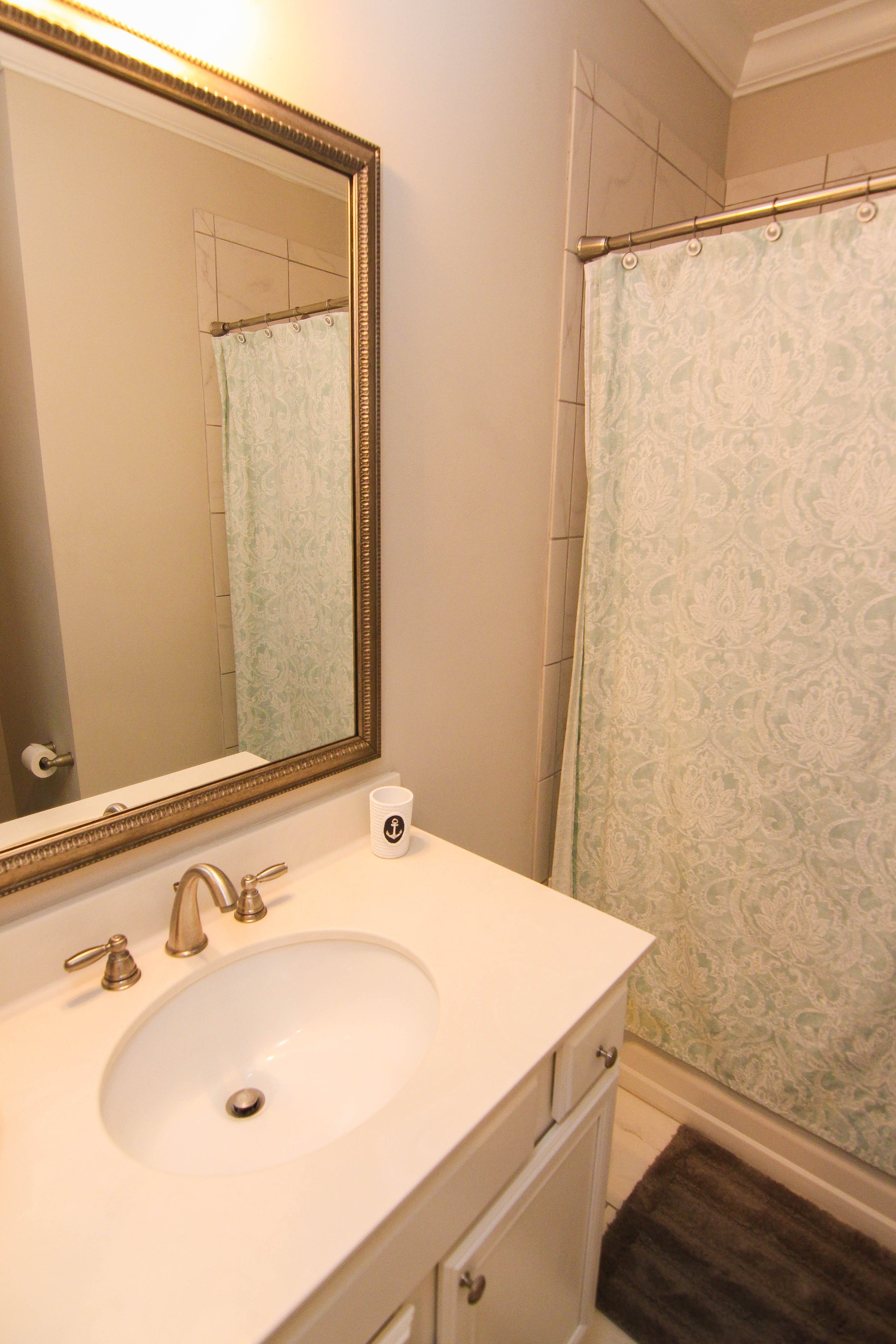 24 Bathroom.jpg