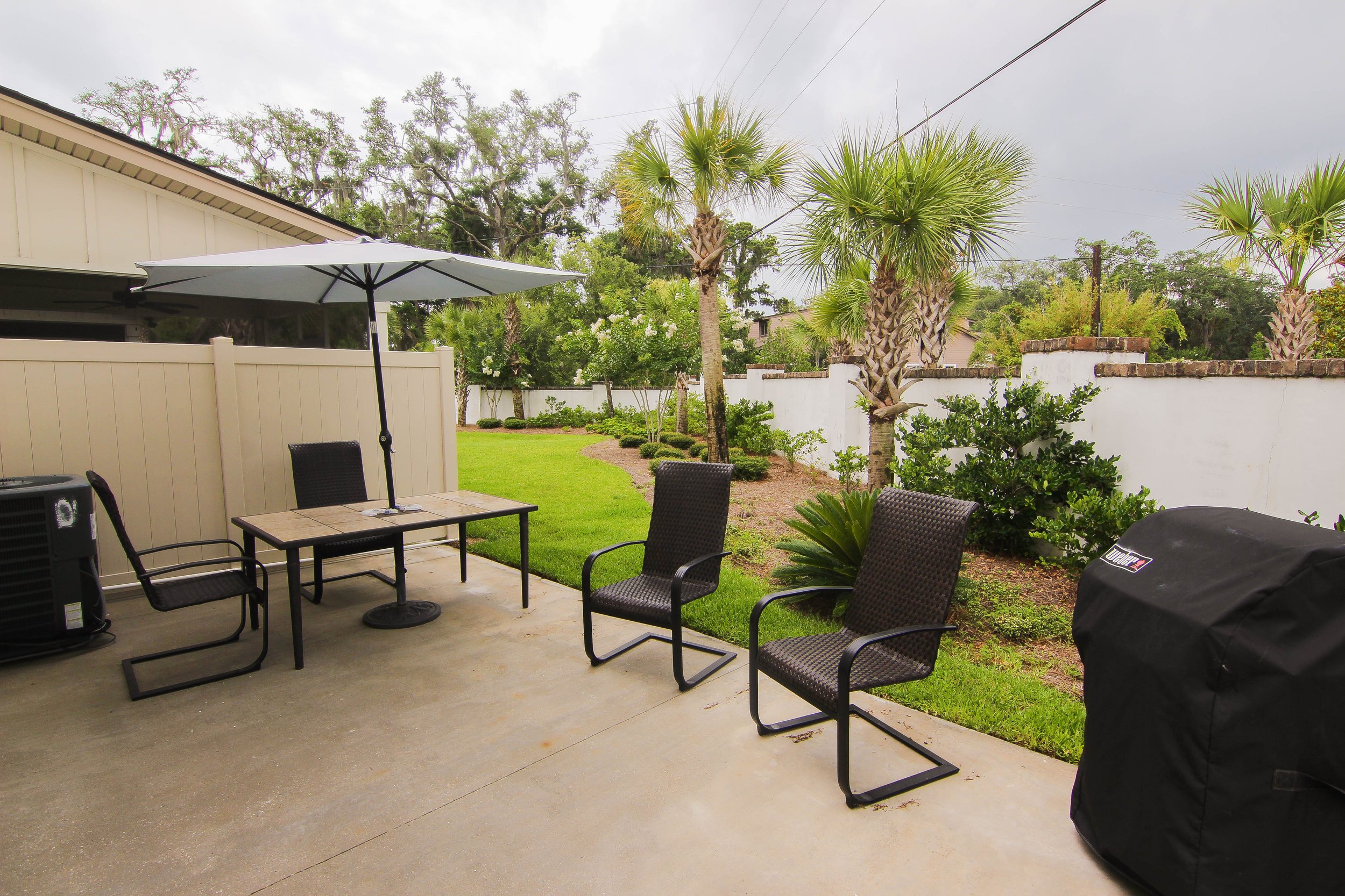 25 Patio.jpg