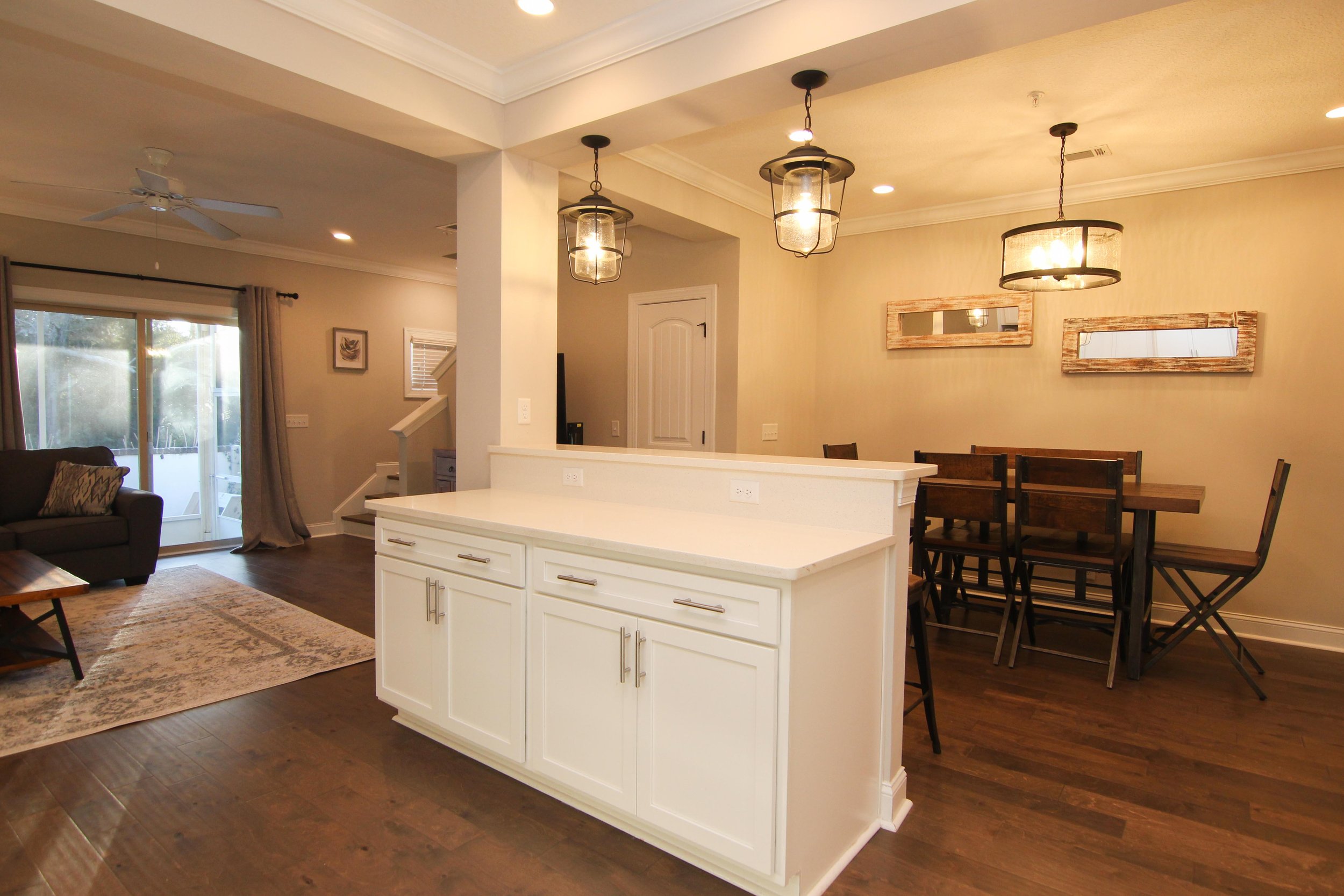 06 Kitchen.jpg