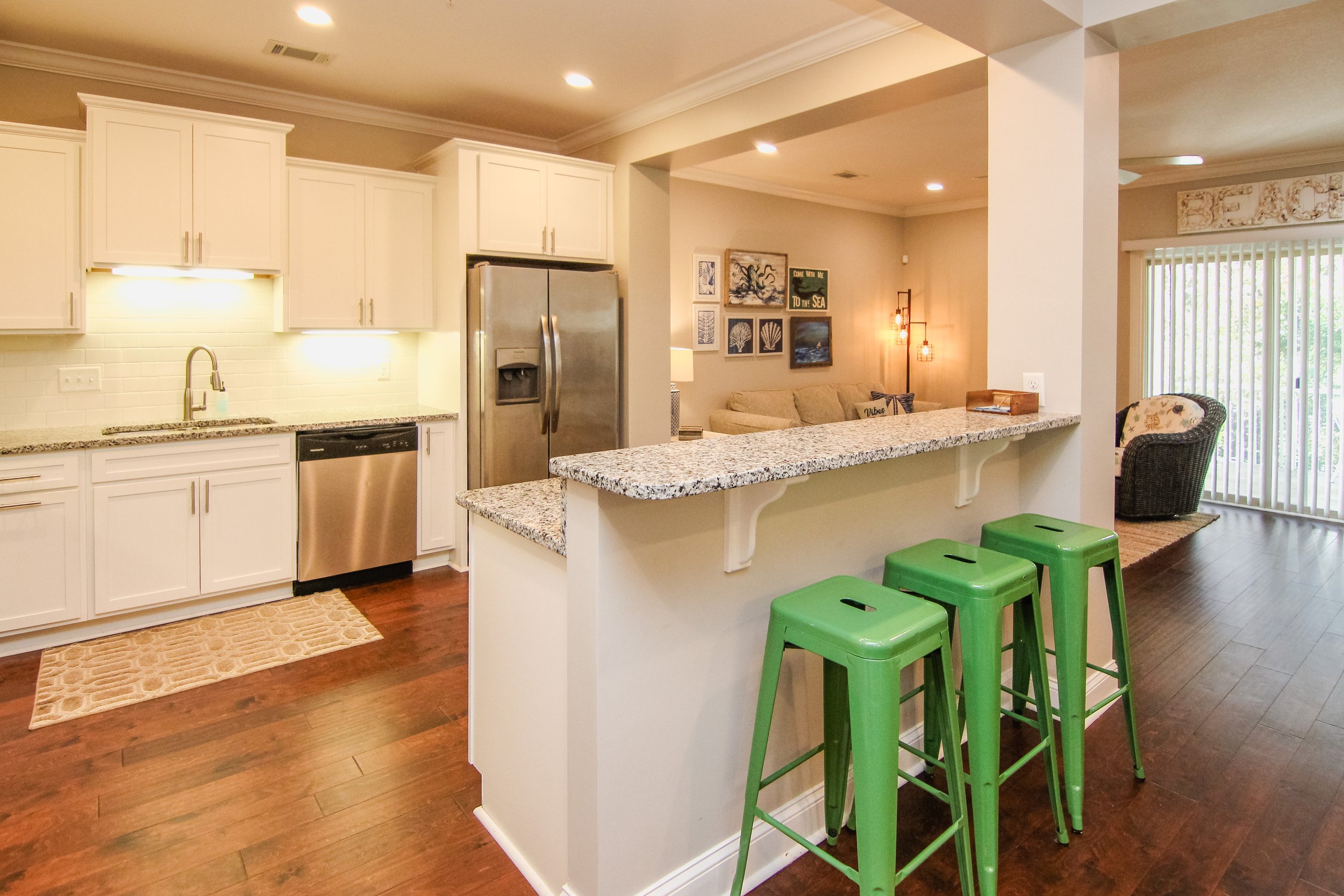 05 Breakfast Bar.jpg