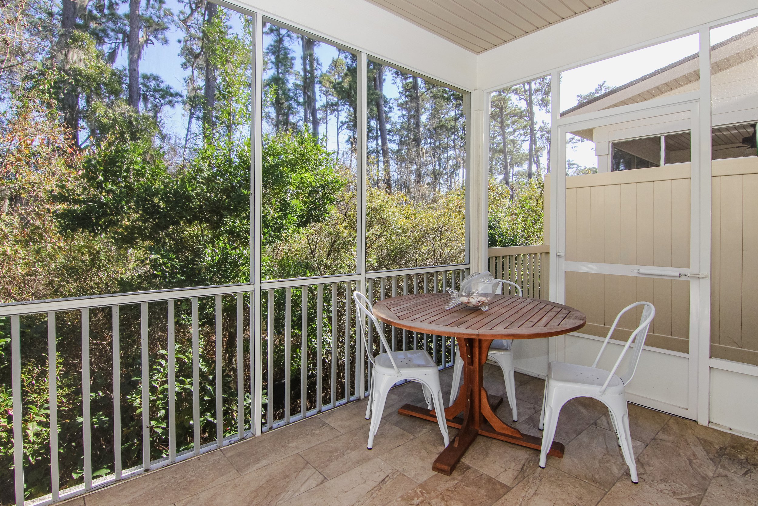 10 Screened Porch.jpg