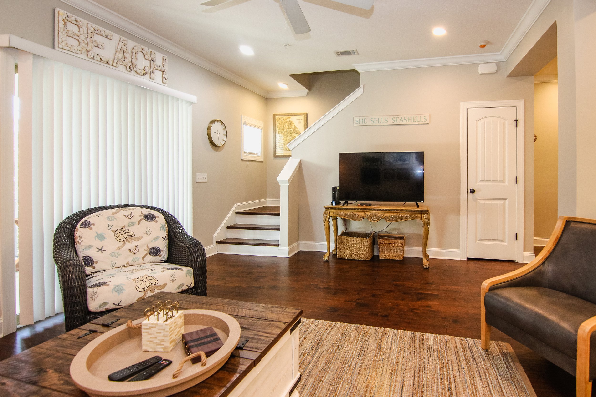 12 Living Room.jpg
