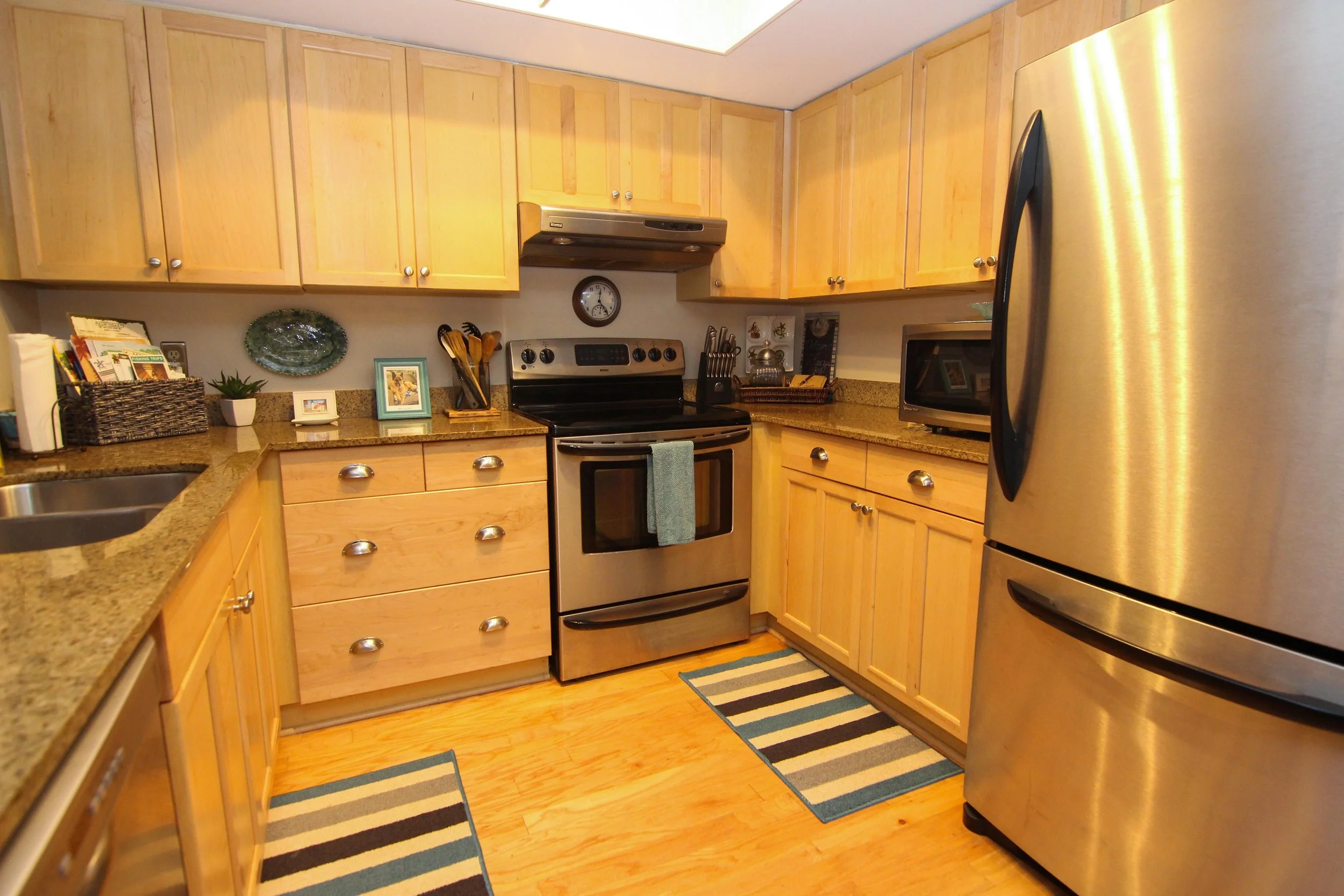 08 Kitchen.jpg