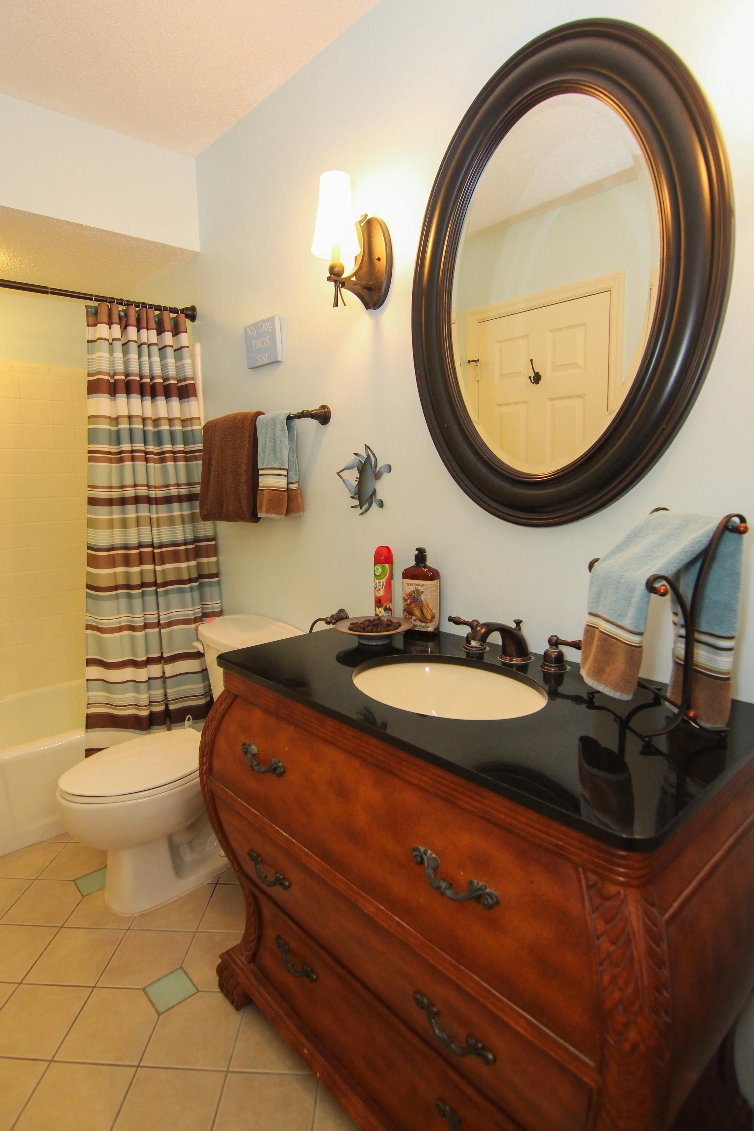 10.5 Bathroom .jpg