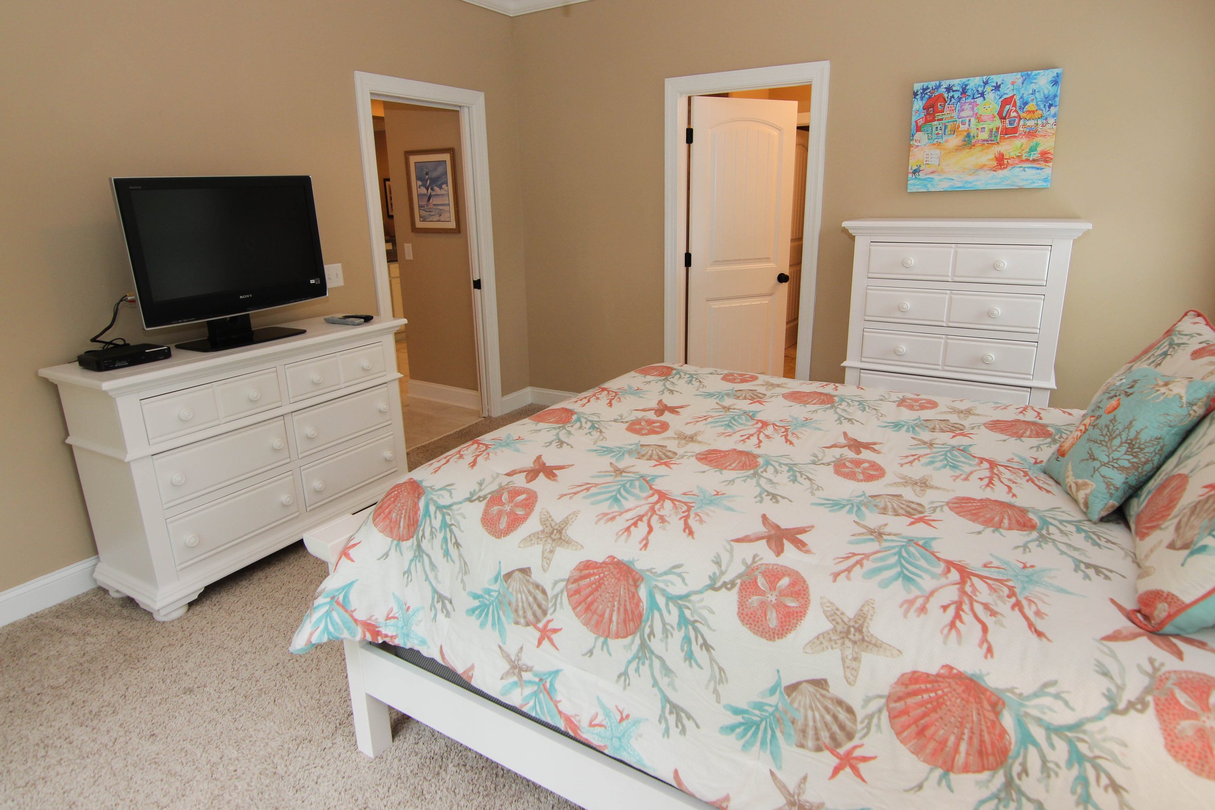 21 Bedroom 1.jpg