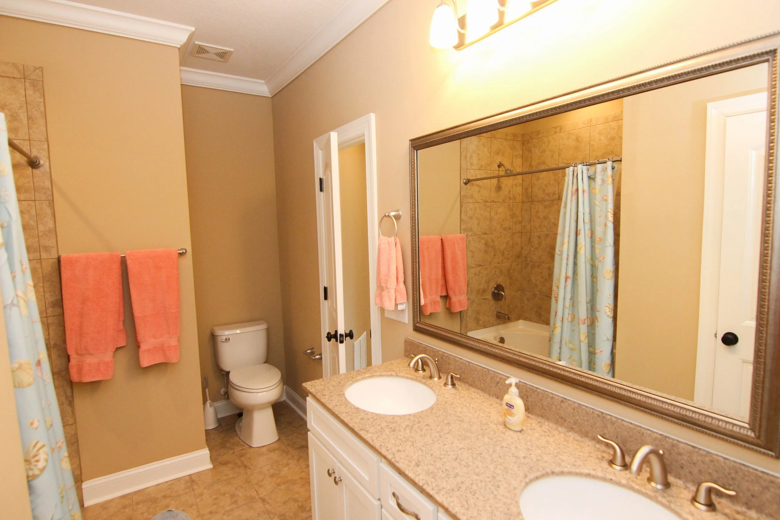 37 Bathroom 2.jpg