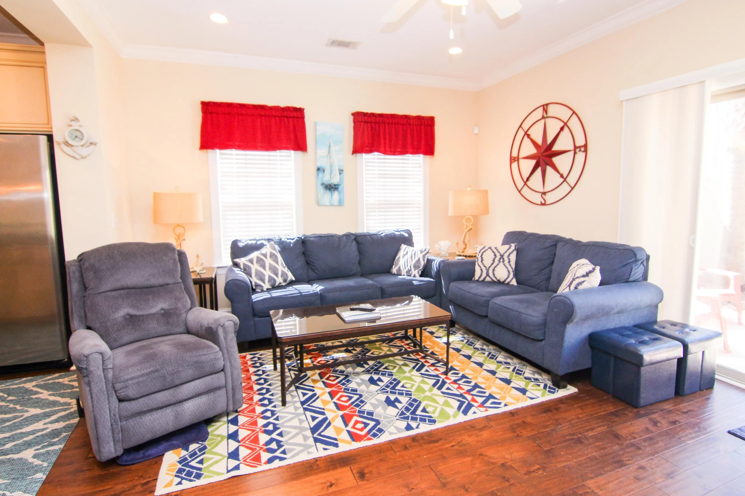 06 Living Room.jpg