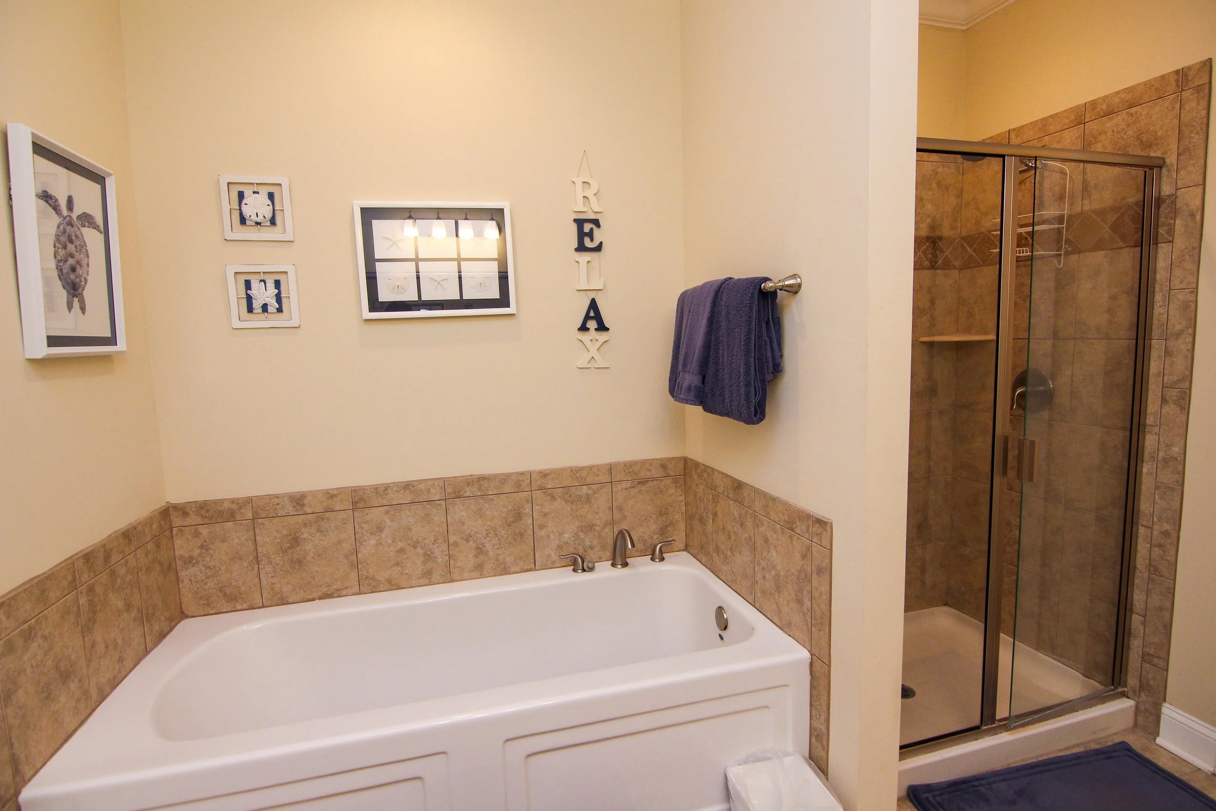 13 Master Bath.jpg