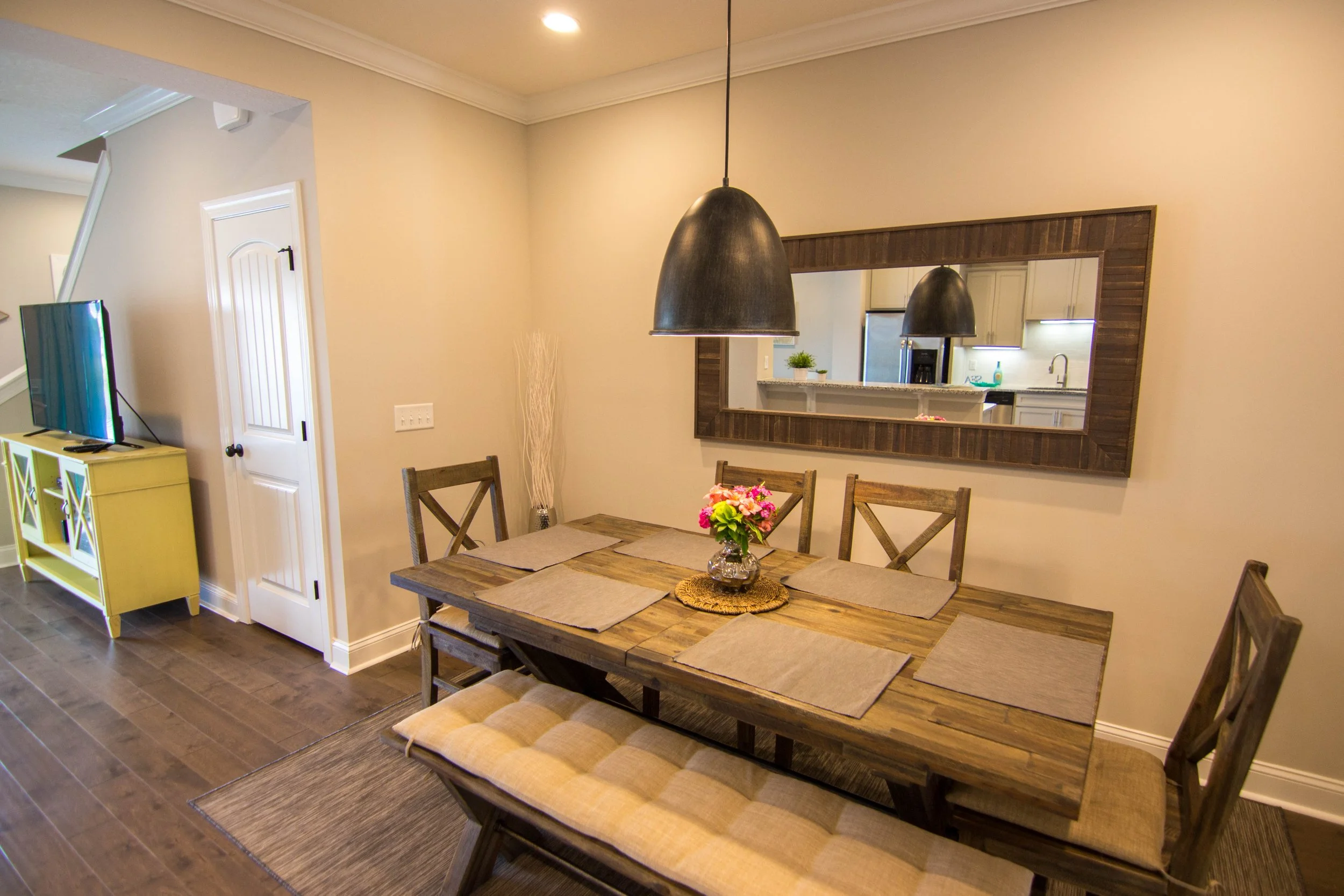05 Dining.jpg