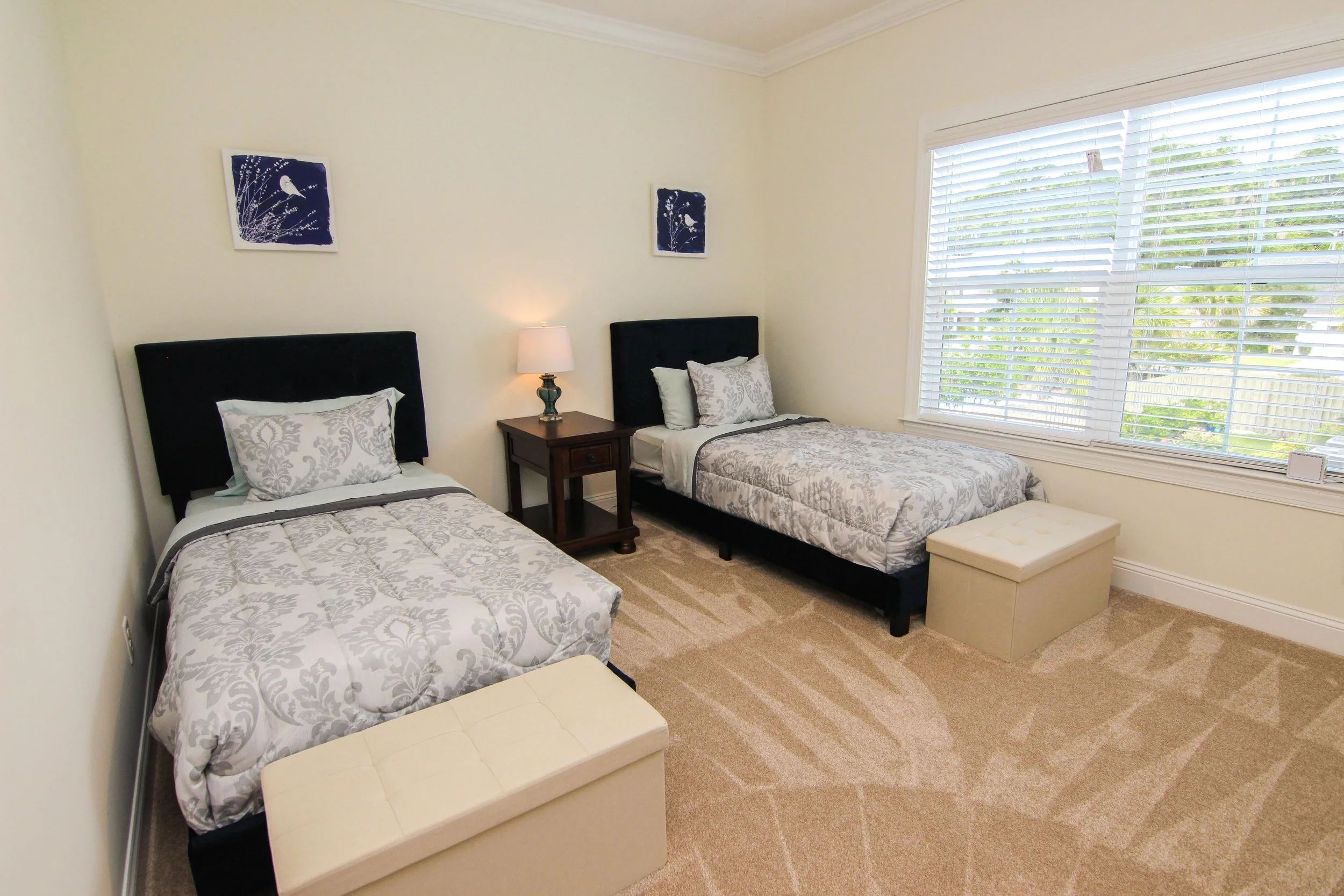 21 Bedroom 1.jpg