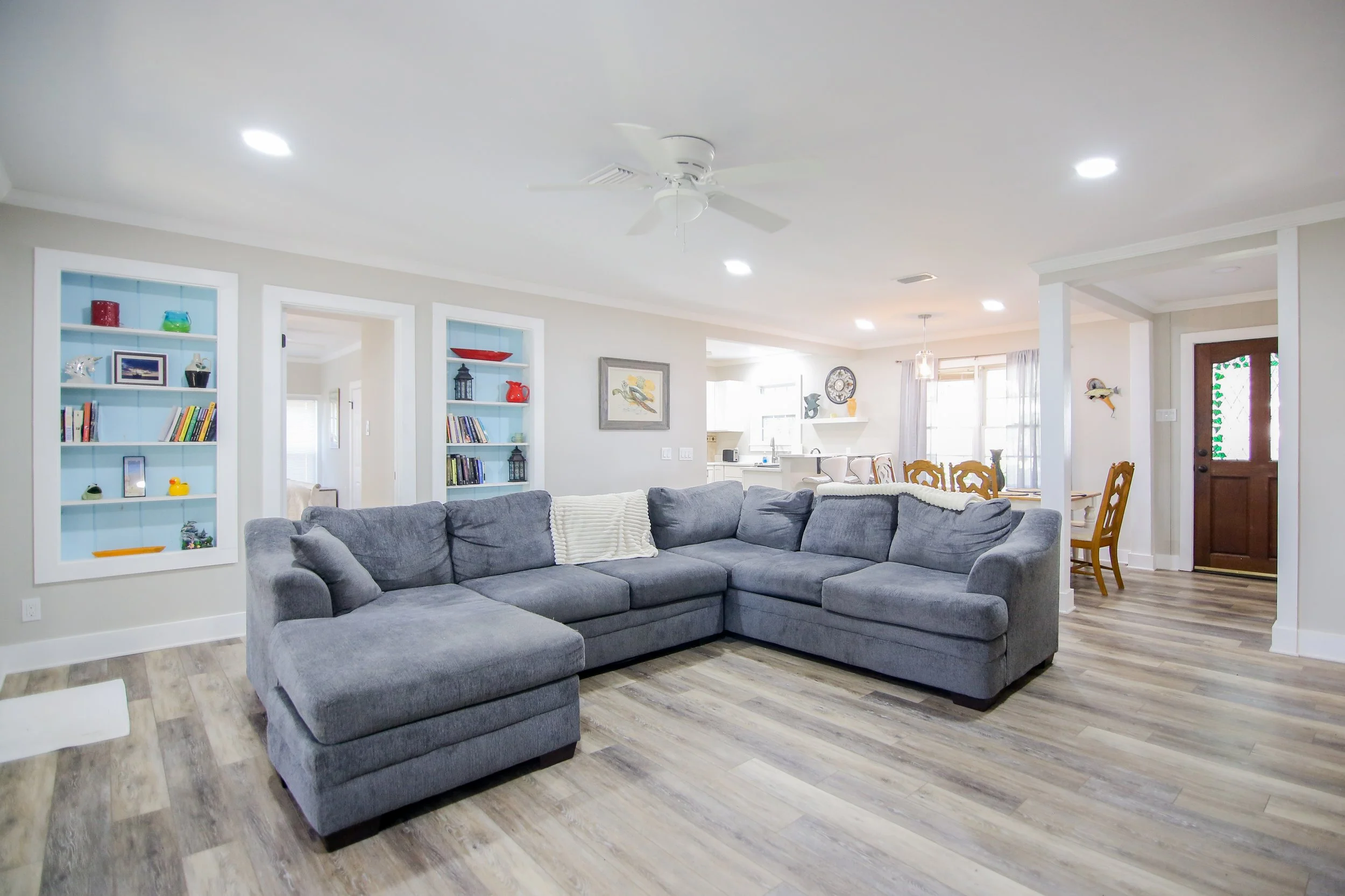 18 Living Room.jpg