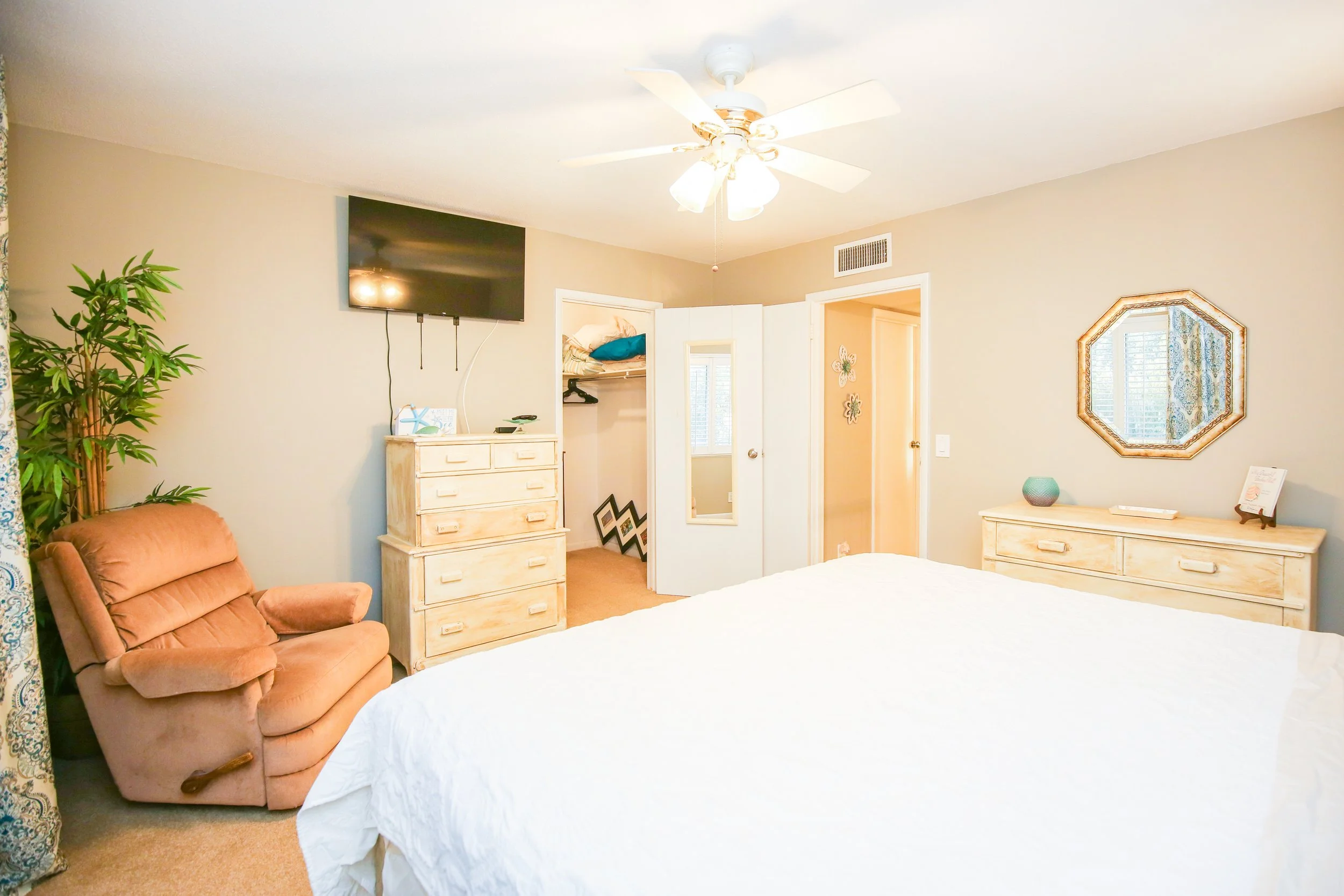 16 Island Townhome E4.jpg