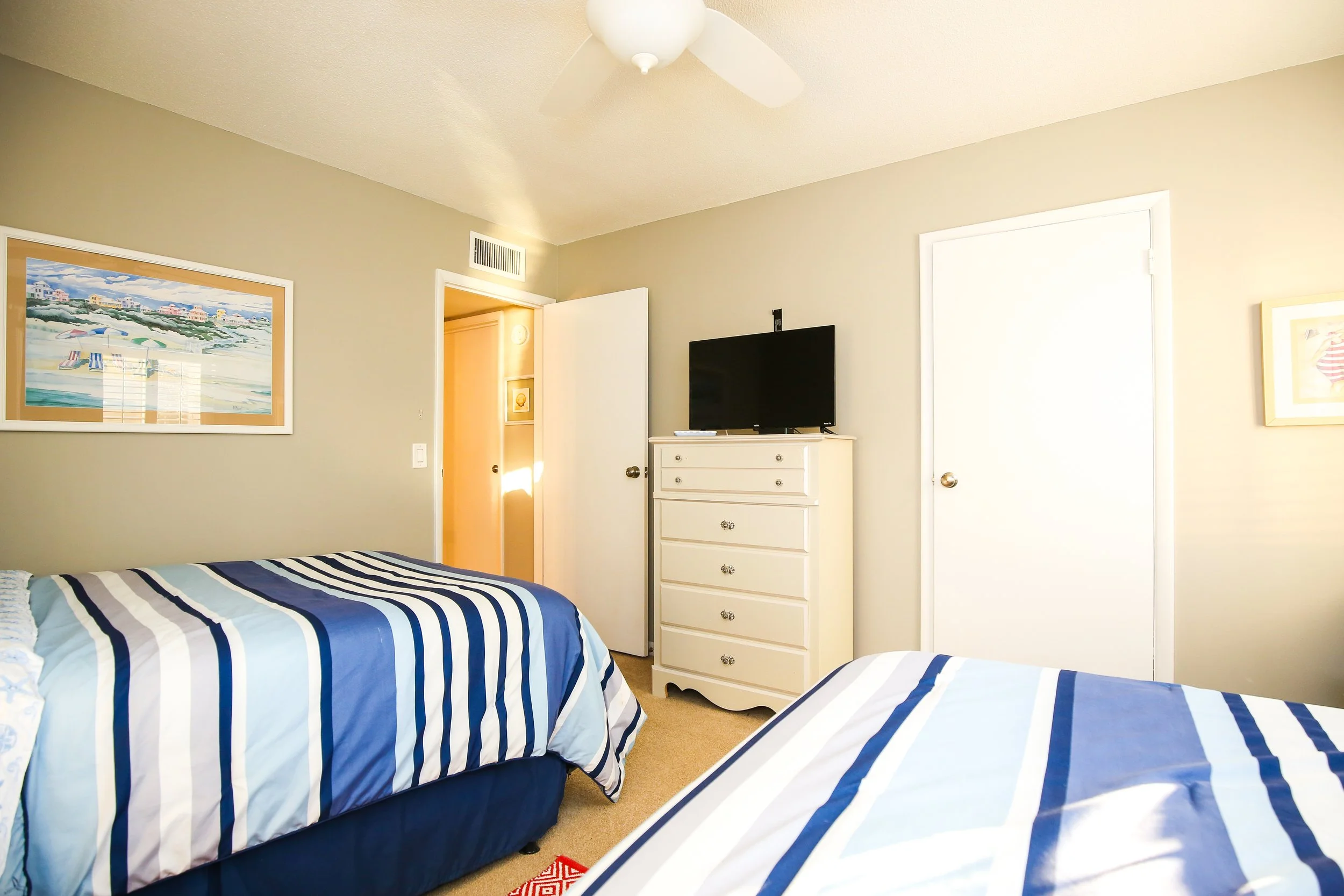 20 Island Townhome E4.jpg