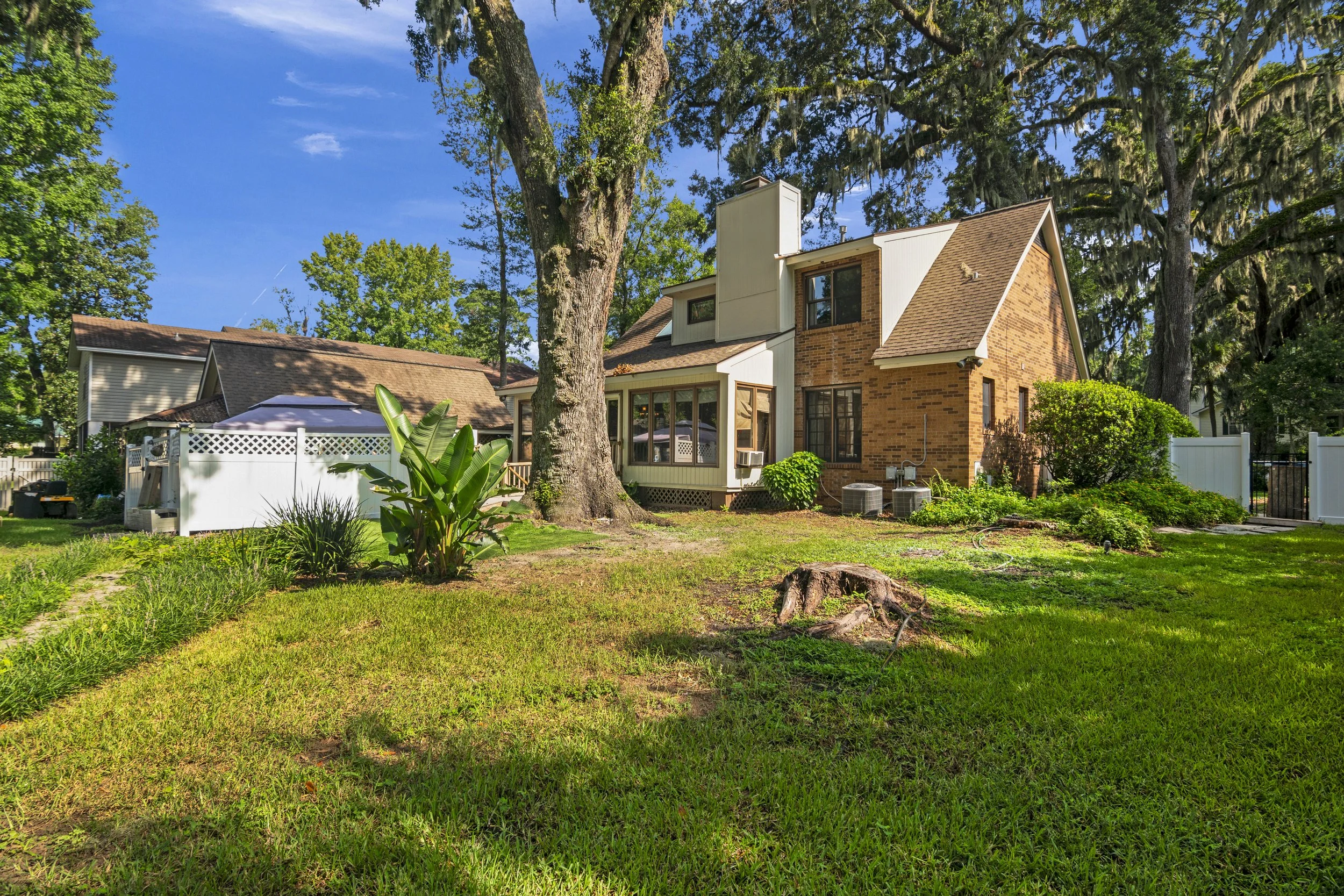 17 Backyard.jpg